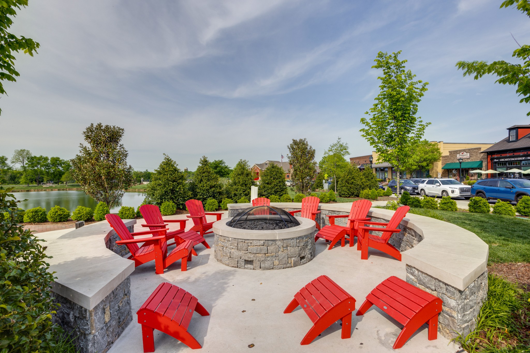 5042 Congress Dr