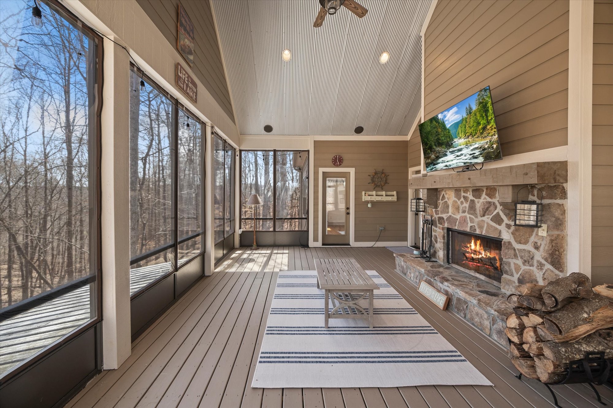 555 Springwood Place