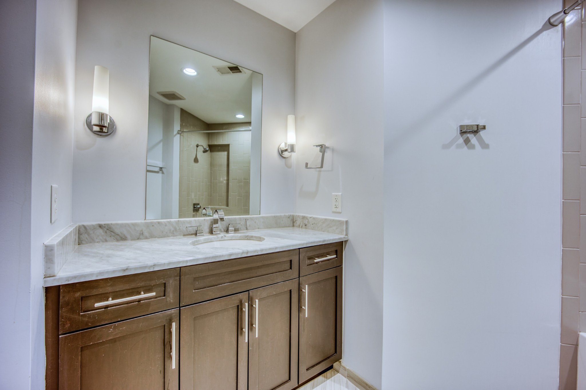 3000 Poston Ave Unit: 102