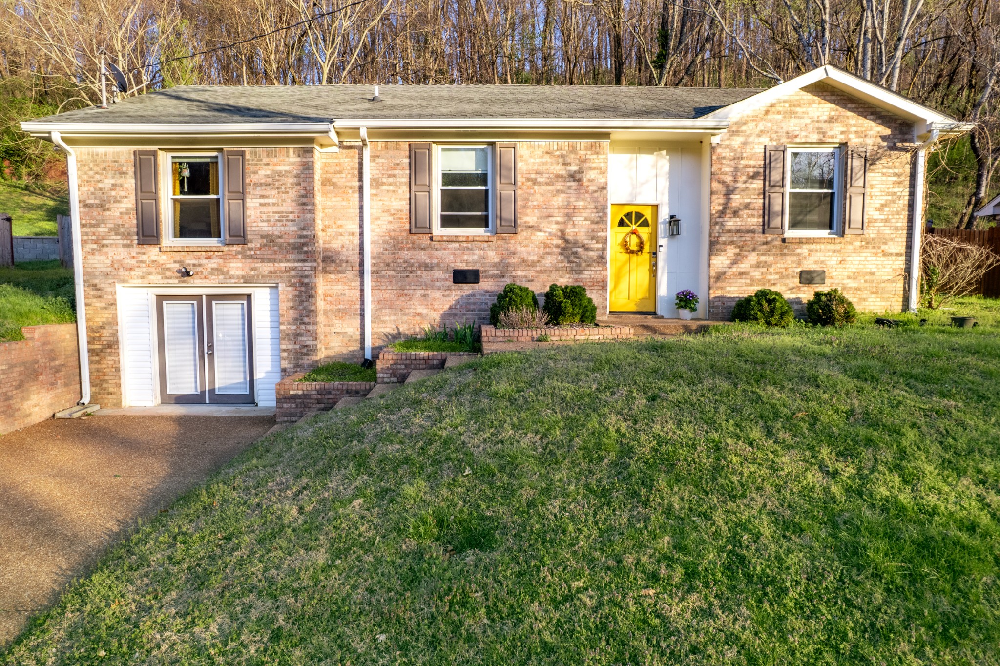 561 Holt Valley Rd