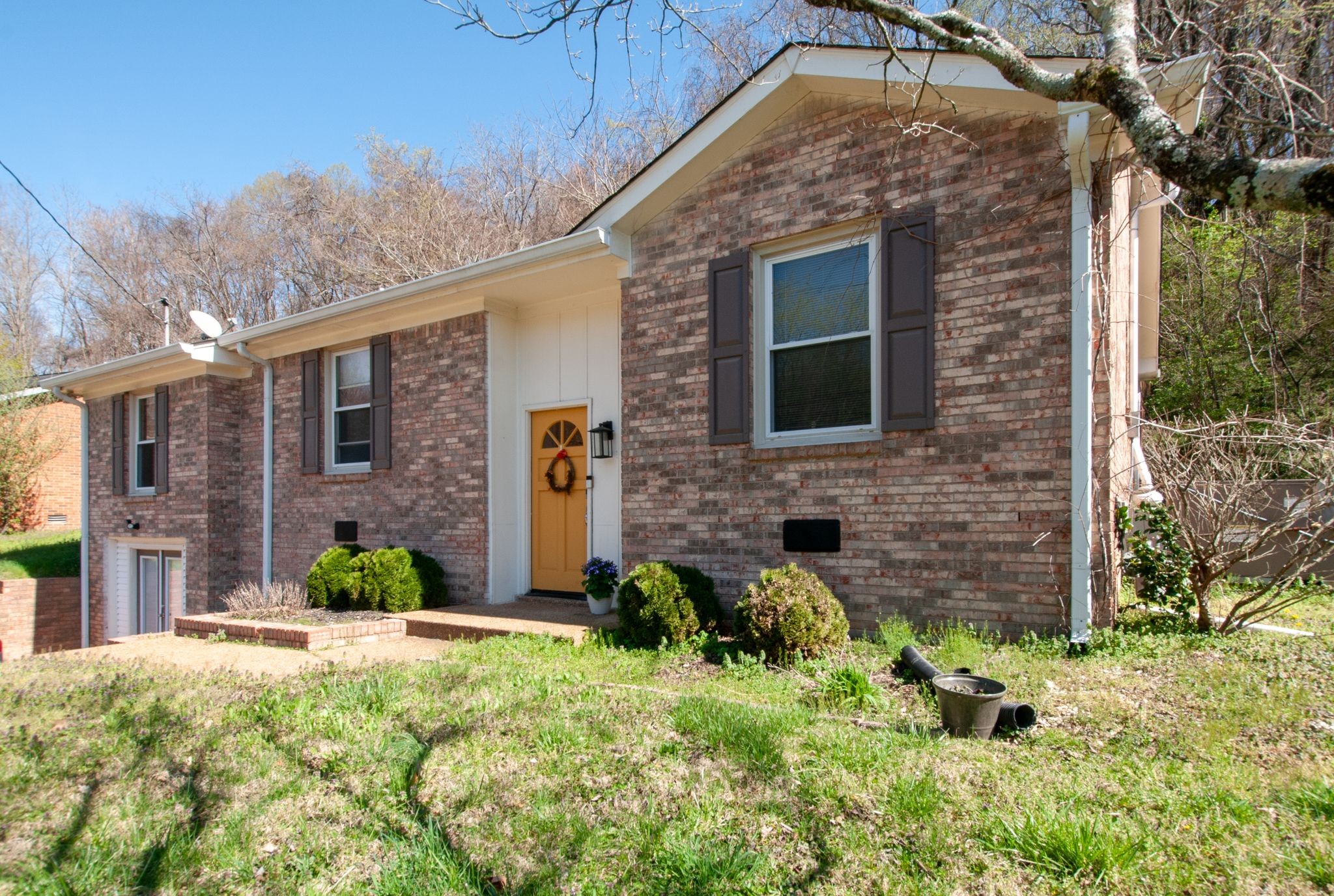 561 Holt Valley Rd