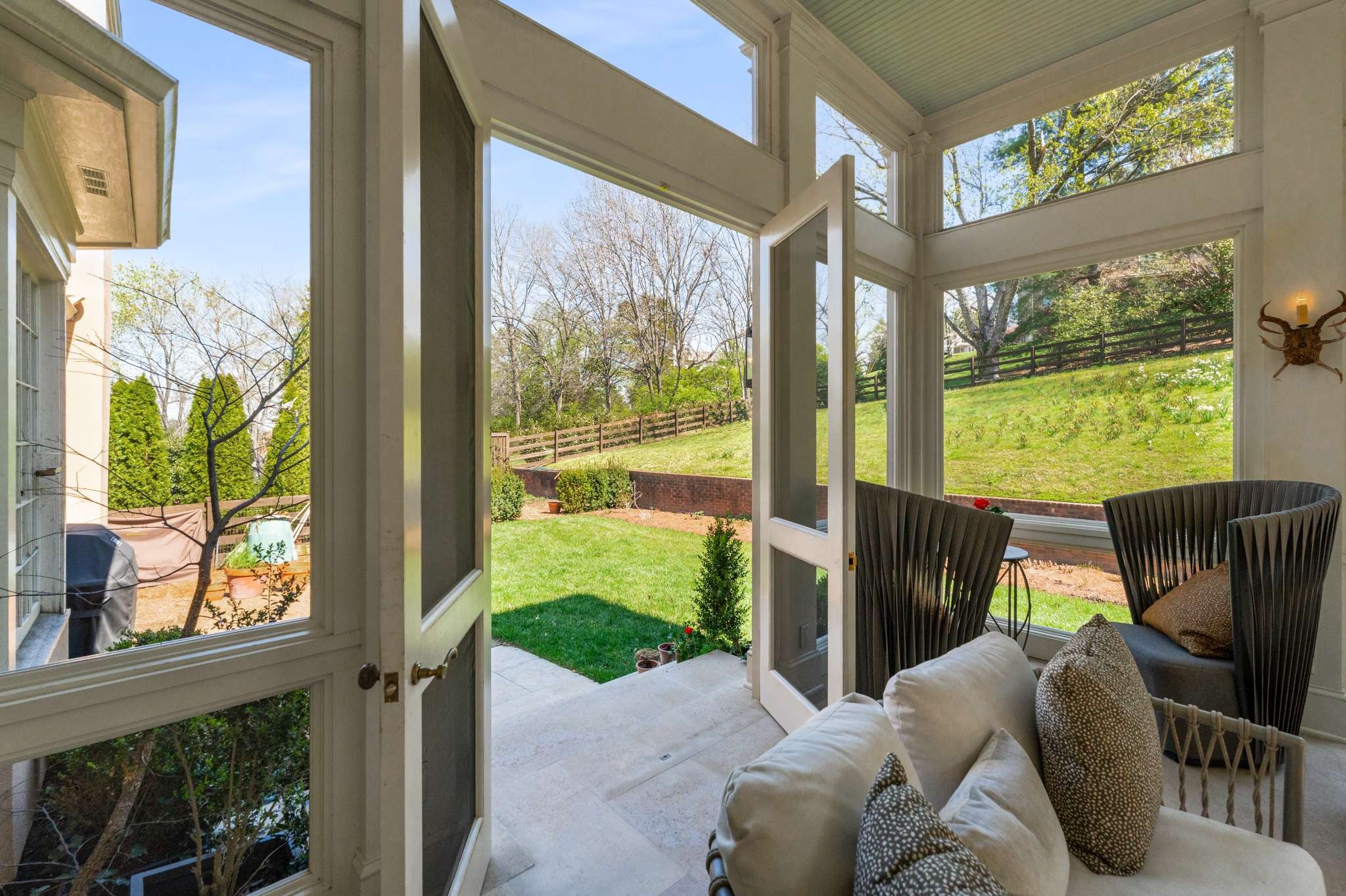 1182 Travelers Ridge Dr