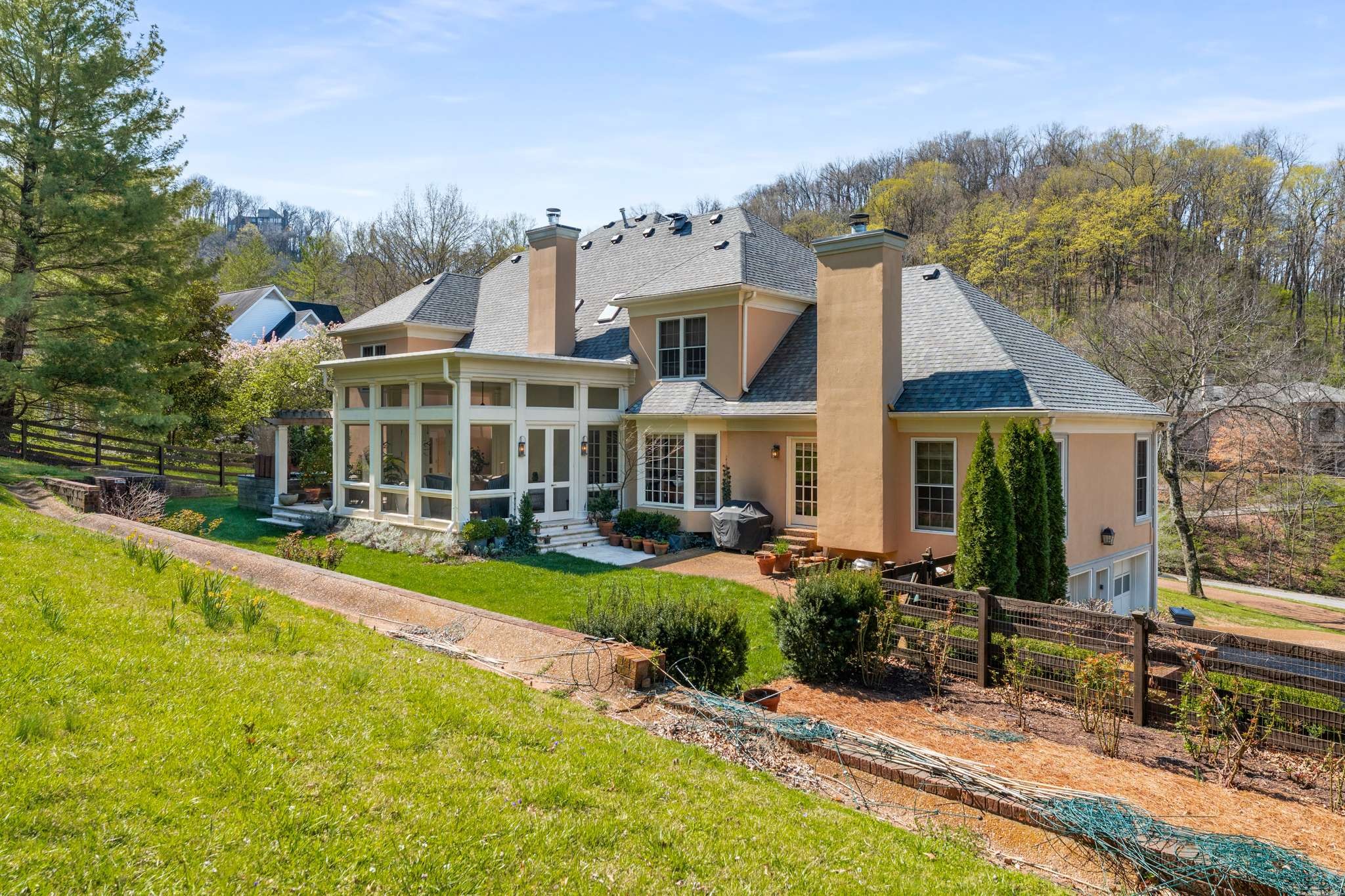 1182 Travelers Ridge Dr