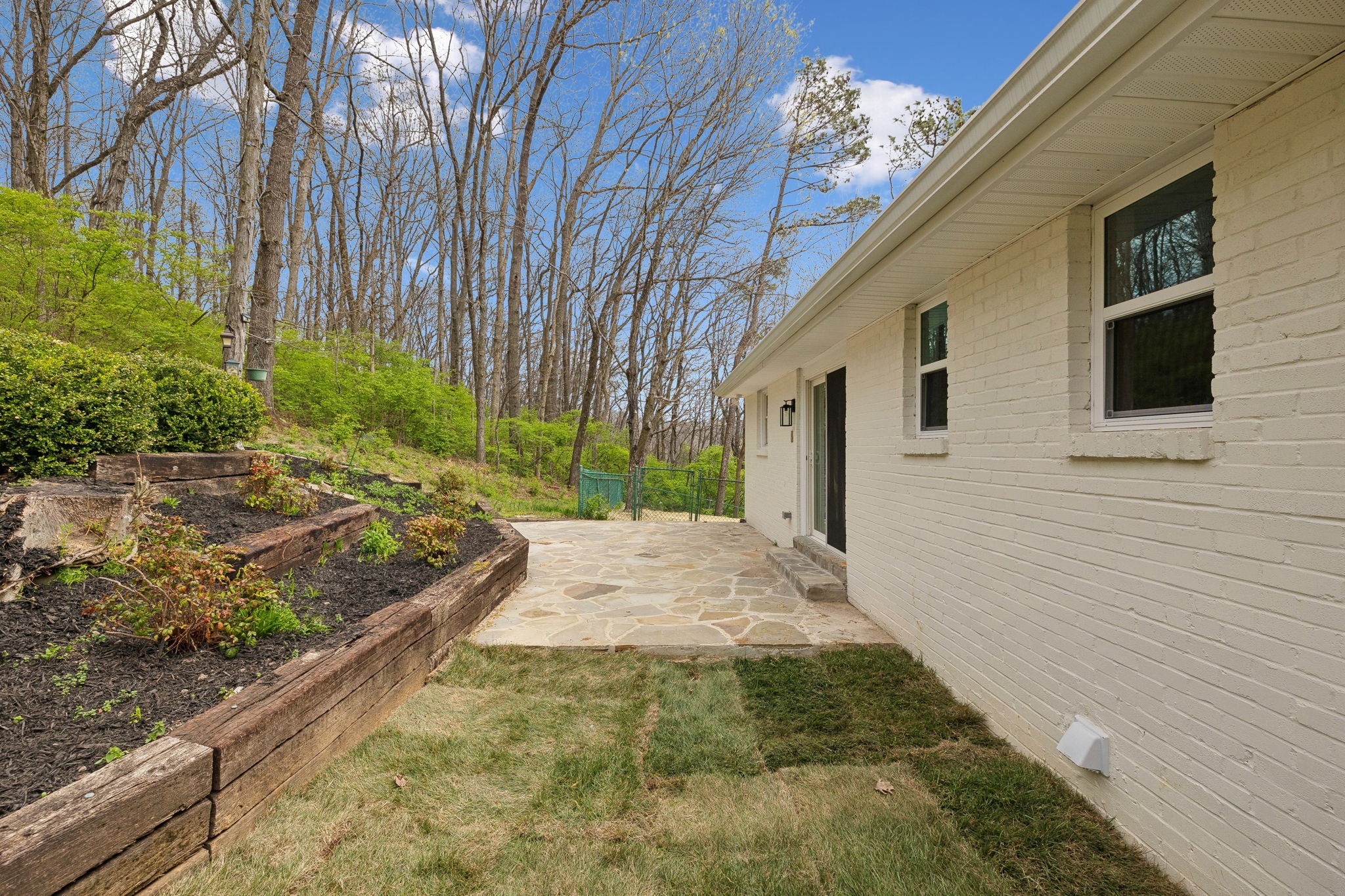 712 Wagon Dr