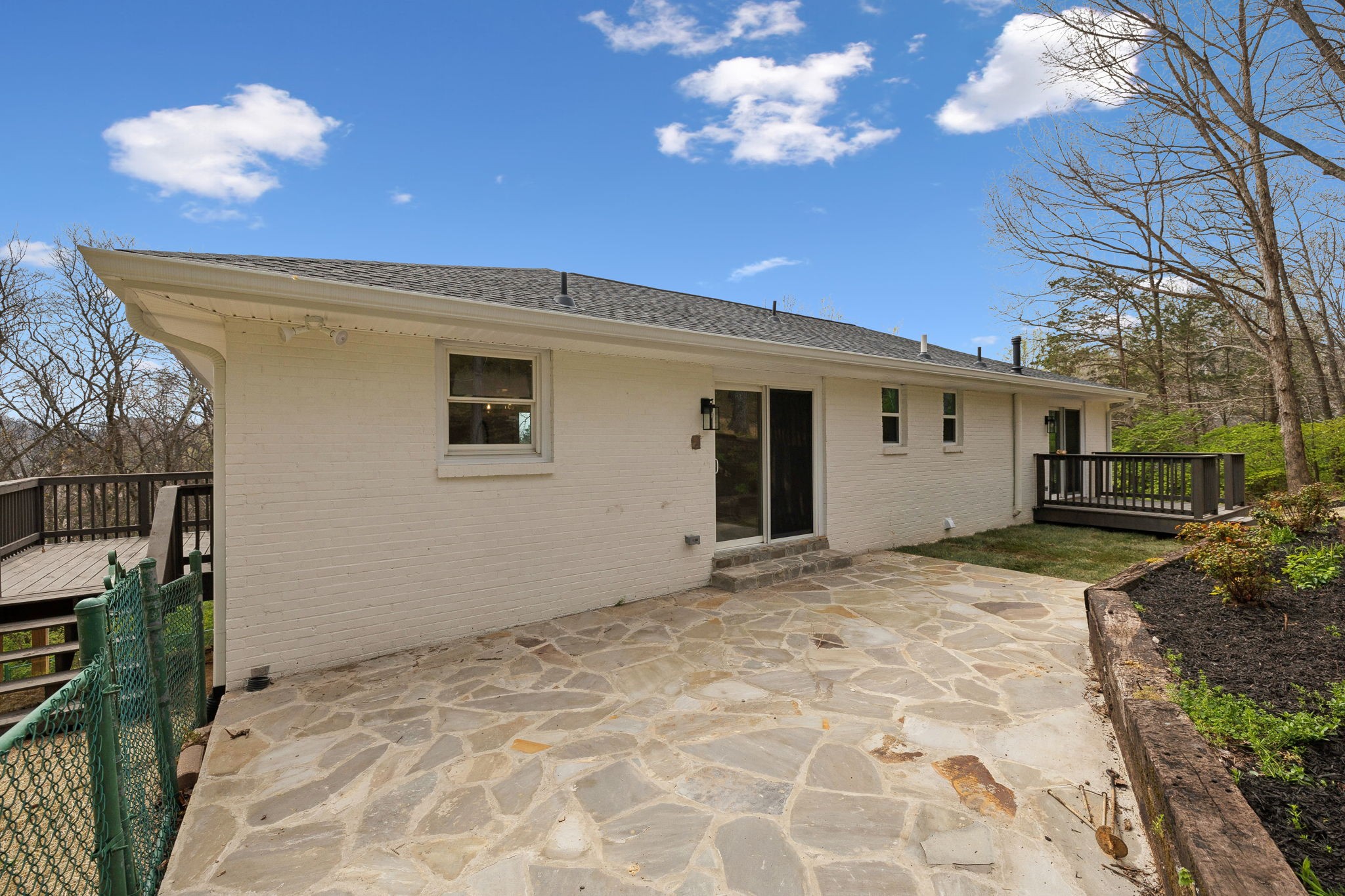 712 Wagon Dr