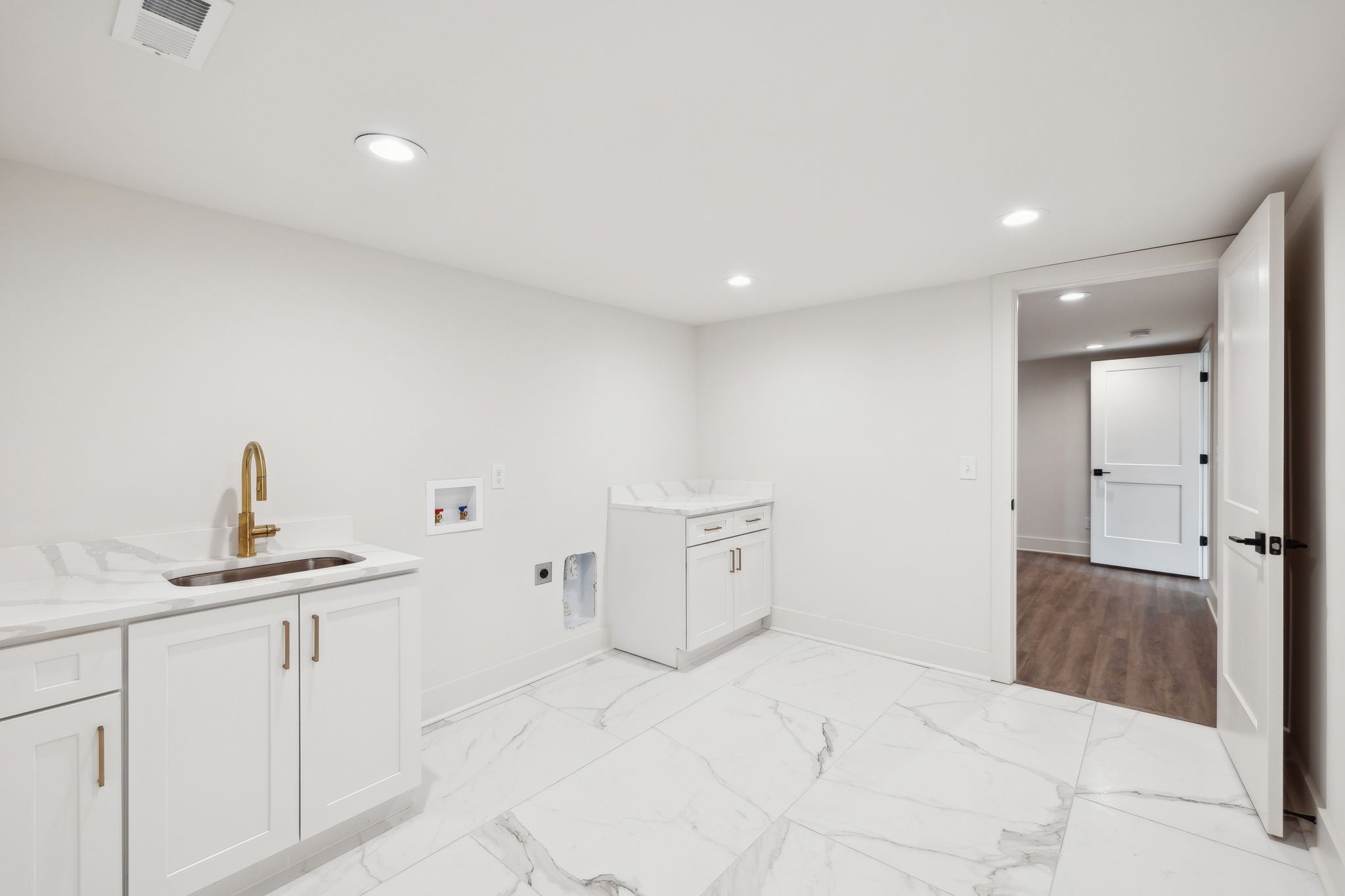 712 Wagon Dr
