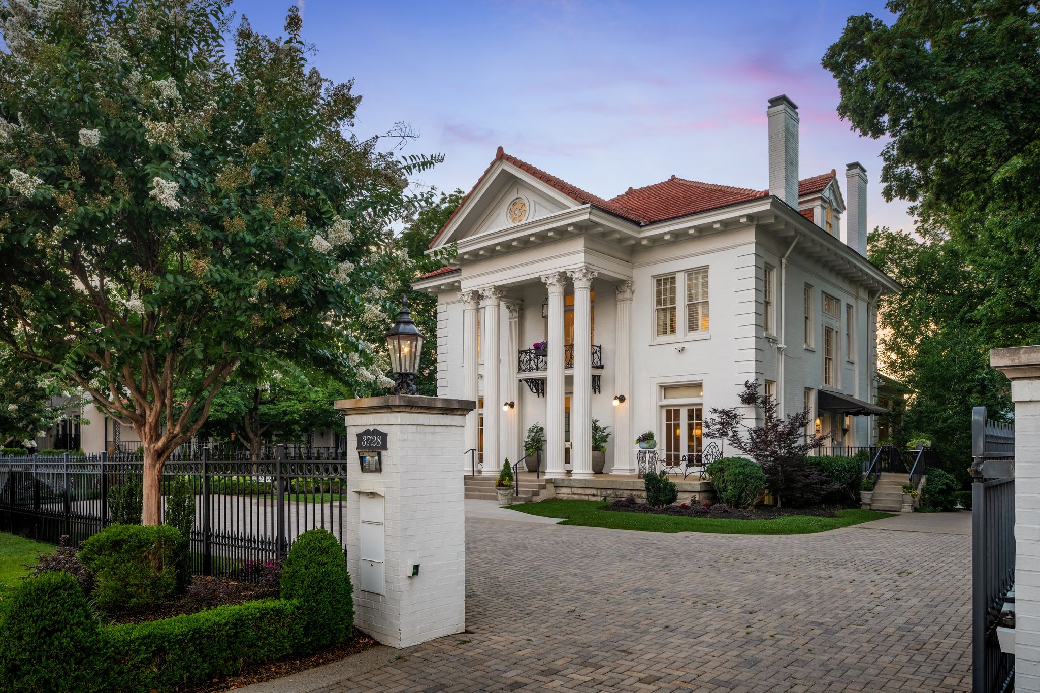 3728 West End Ave