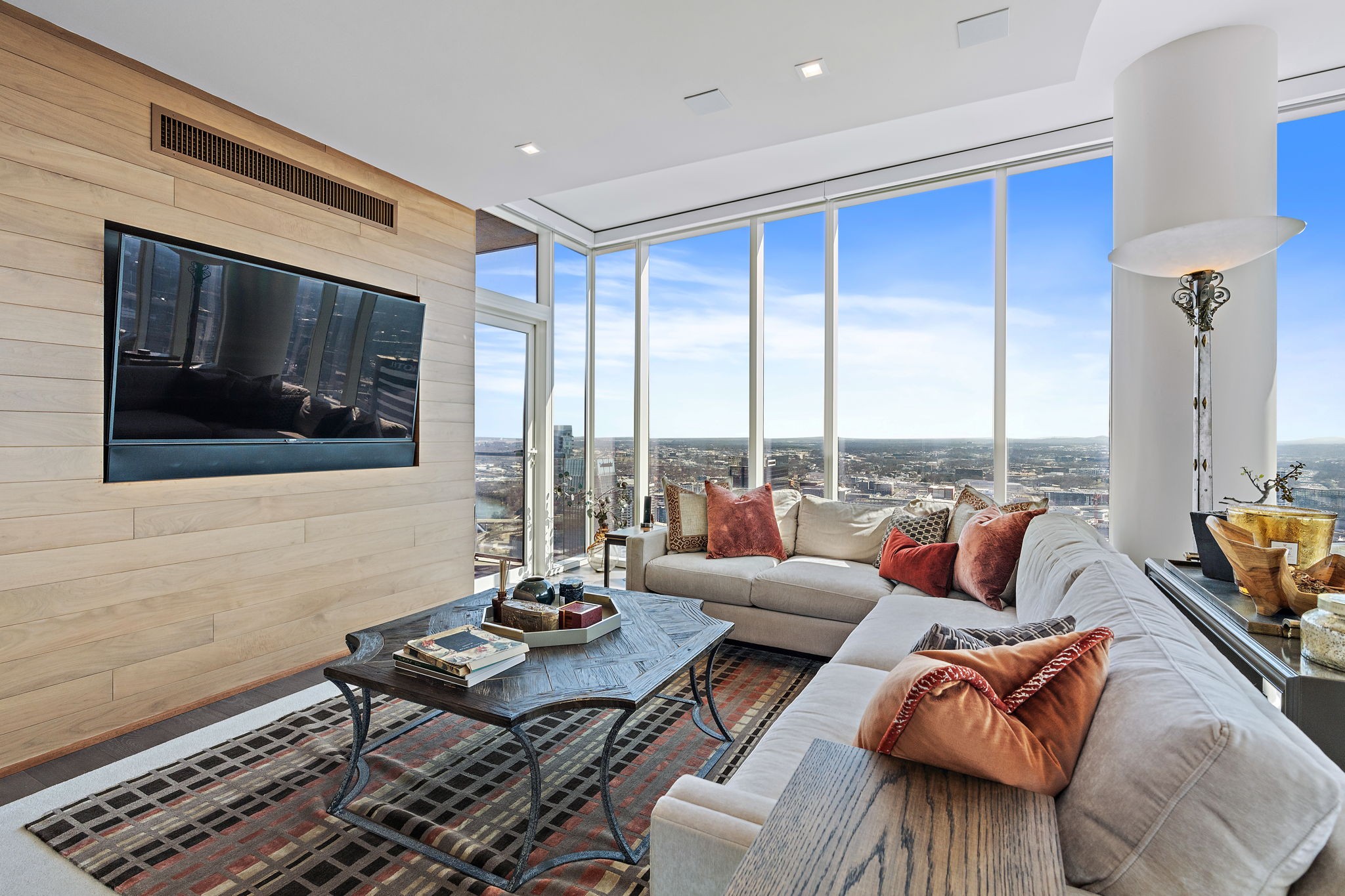 515 Church St Unit: 3908
