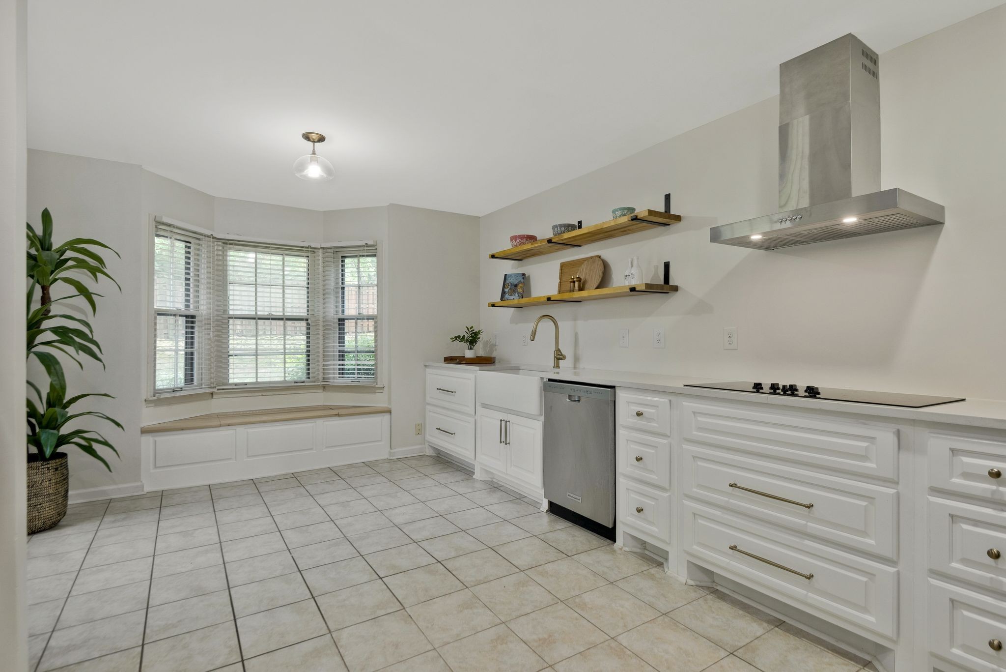 119 Hearthstone Manor Cir