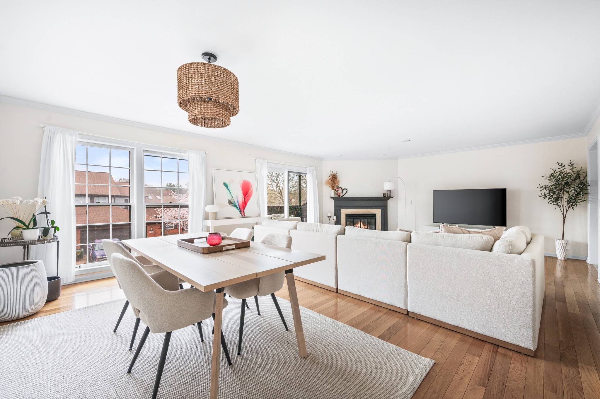 119 Hearthstone Manor Cir