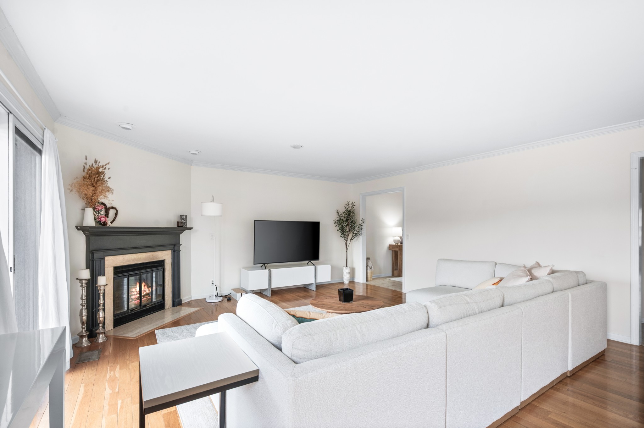 119 Hearthstone Manor Cir