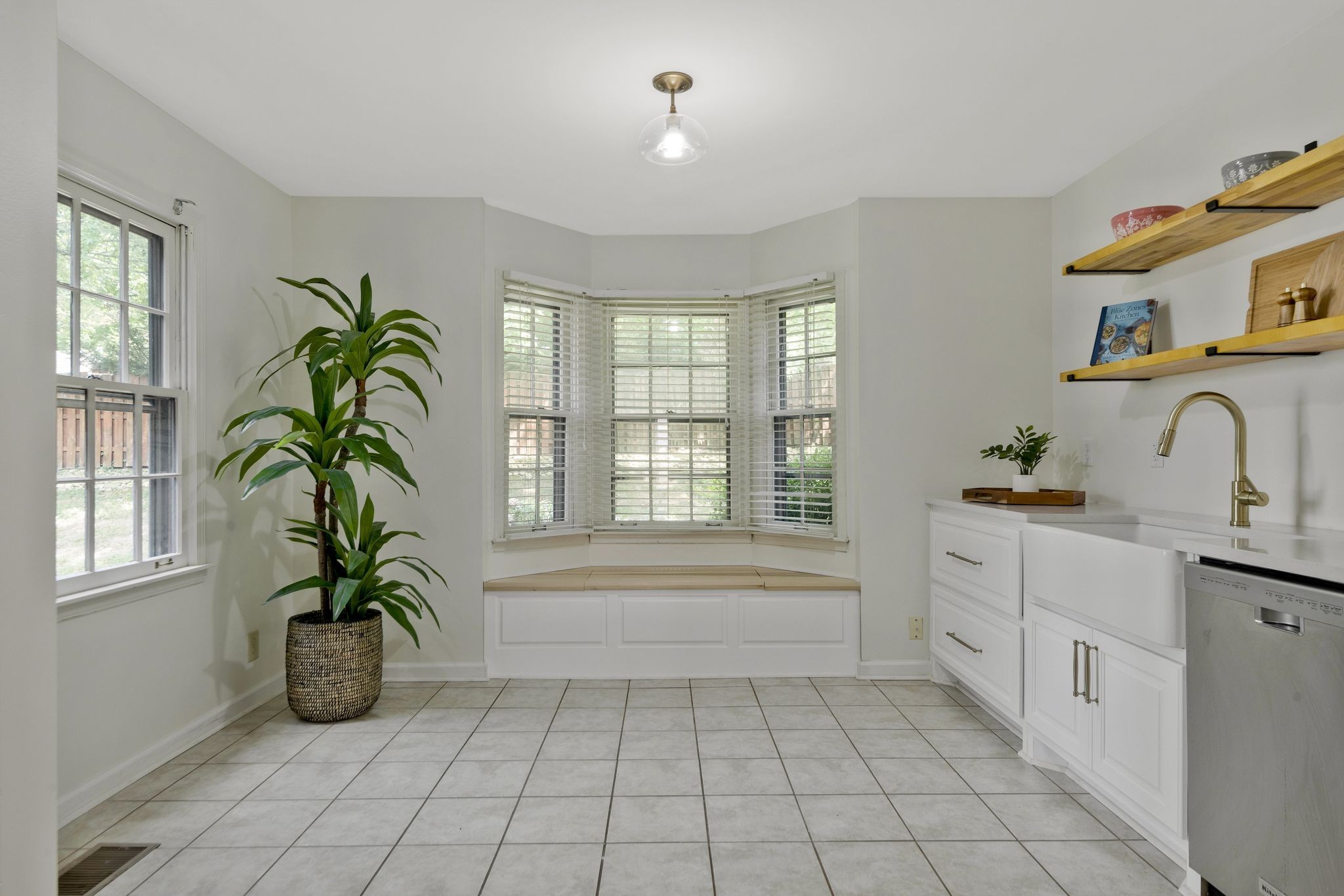119 Hearthstone Manor Cir
