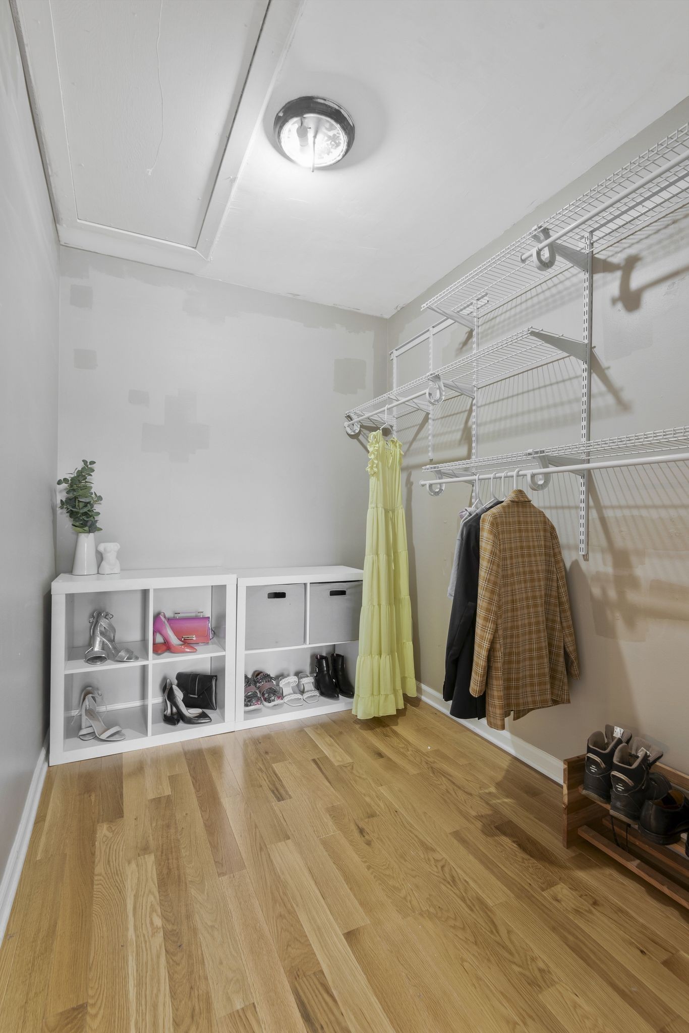 119 Hearthstone Manor Cir