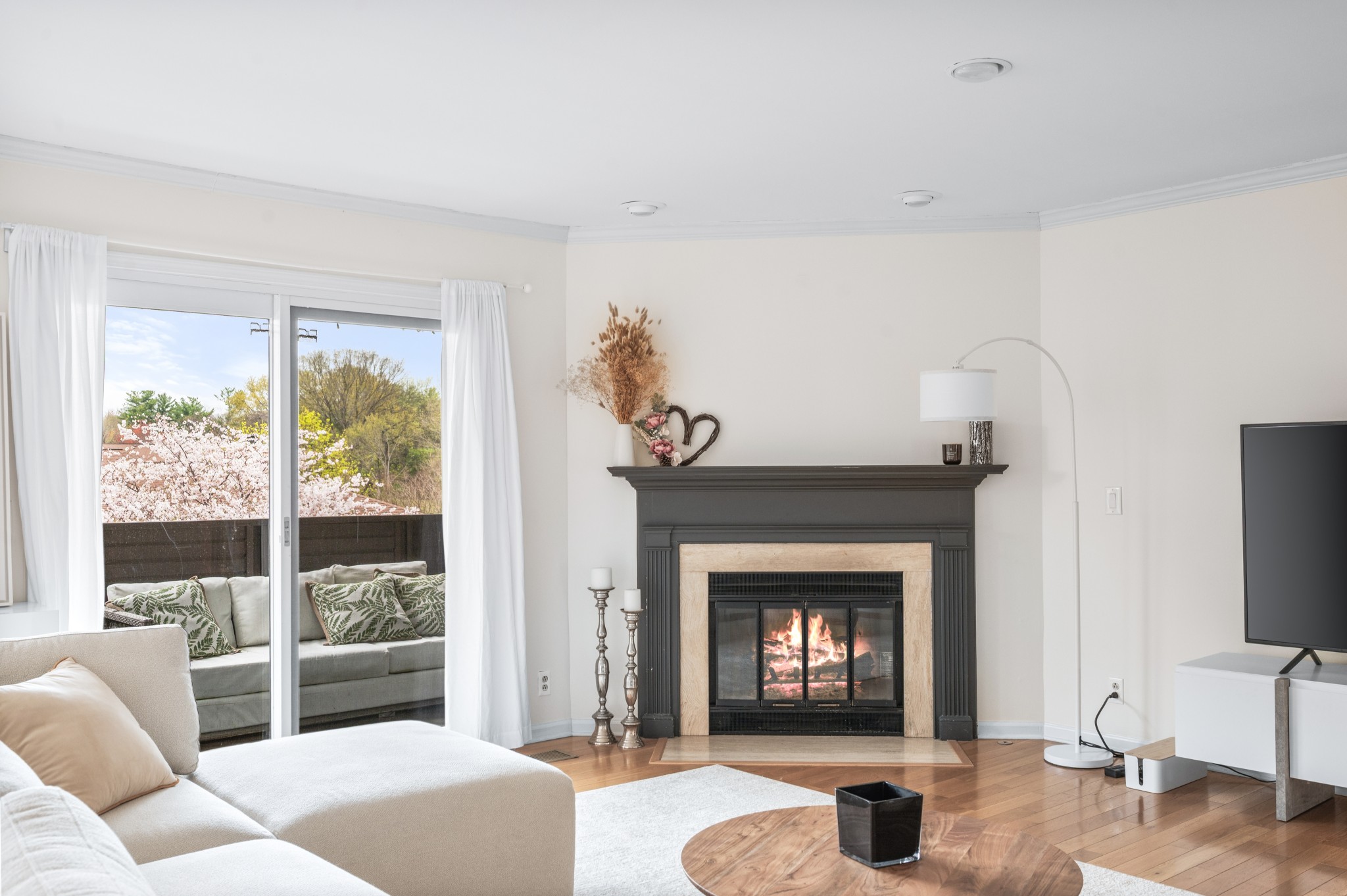 119 Hearthstone Manor Cir