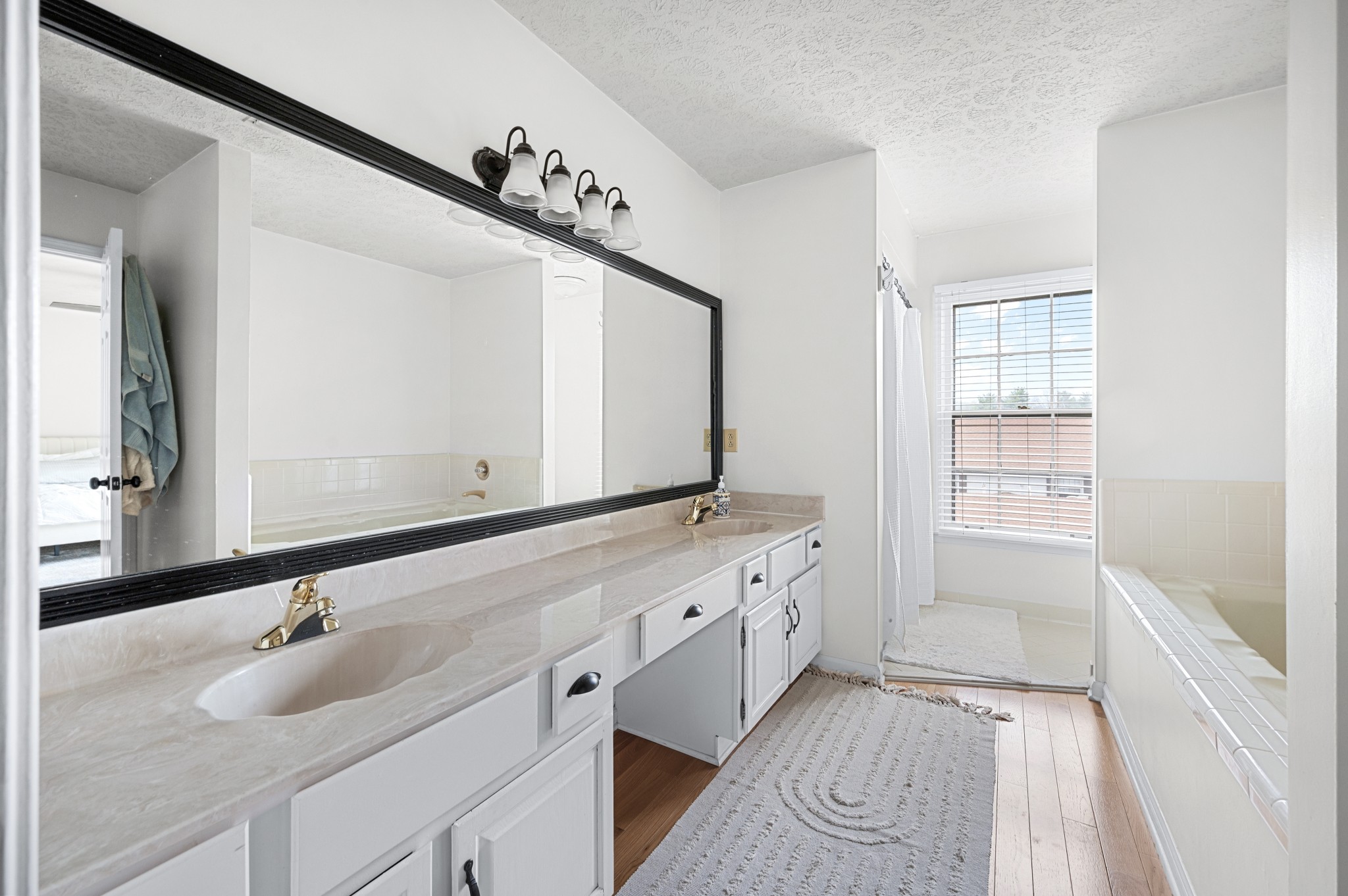 119 Hearthstone Manor Cir