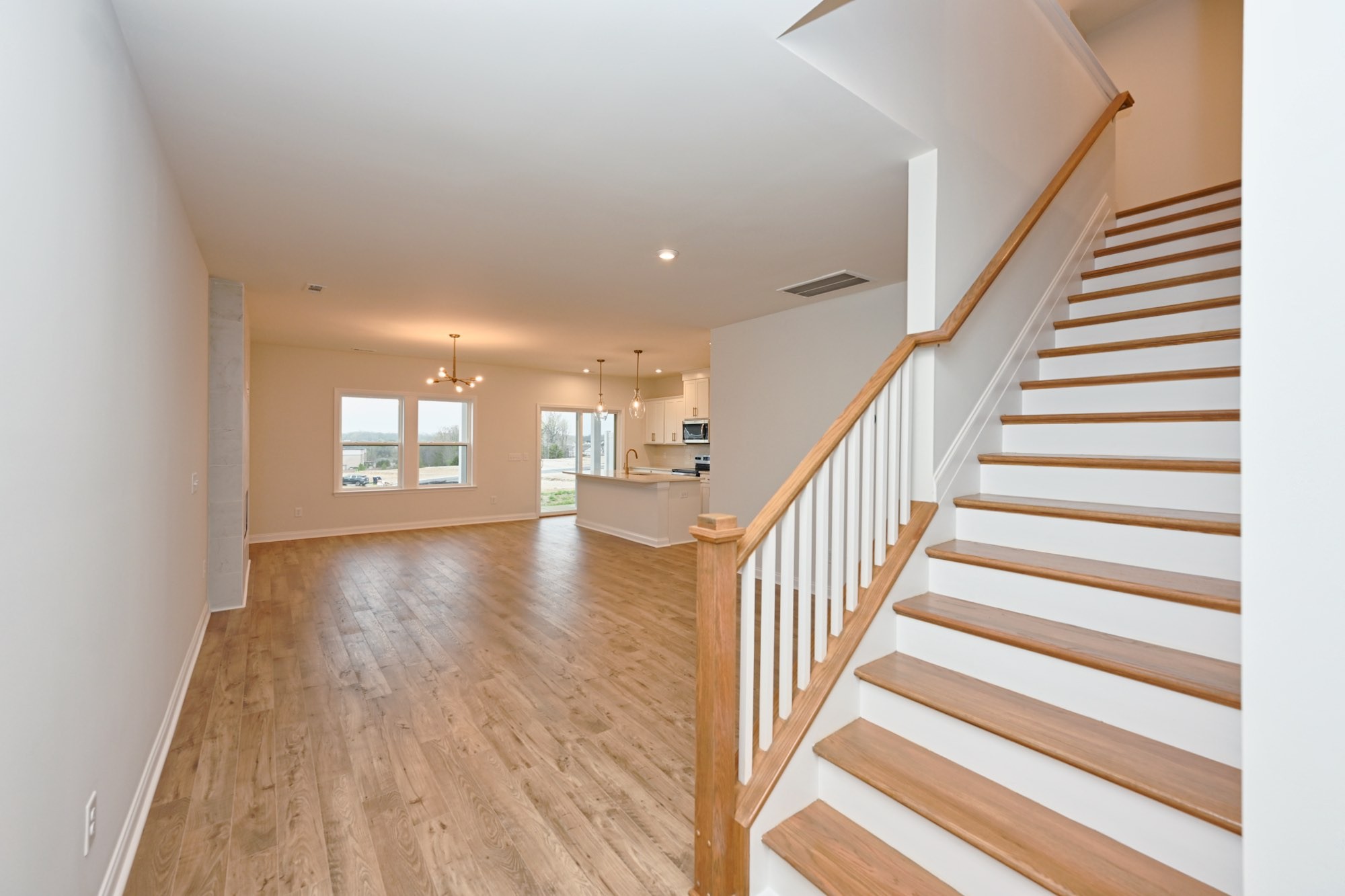 2305 Juneau Ln