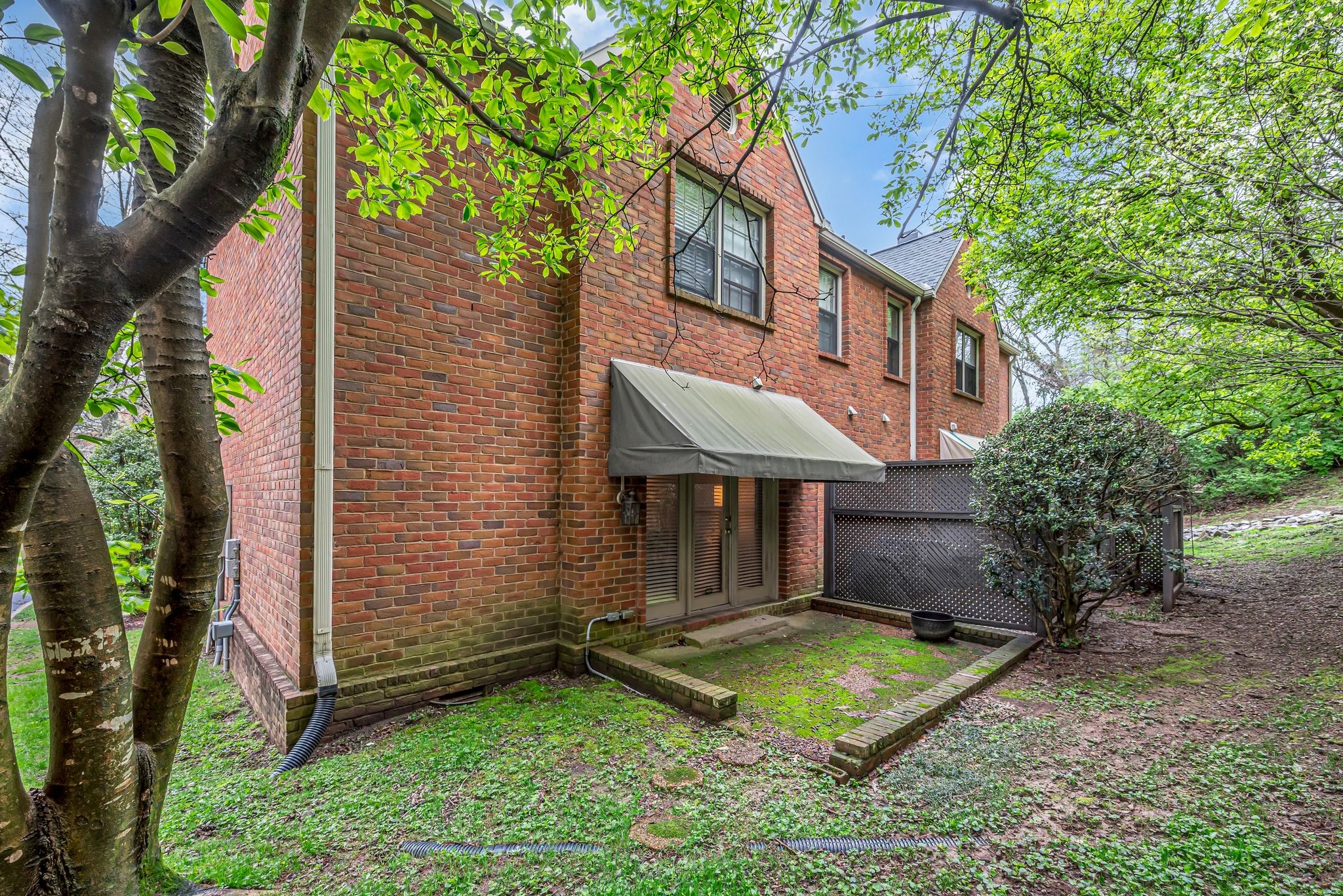 242 Westchase Dr