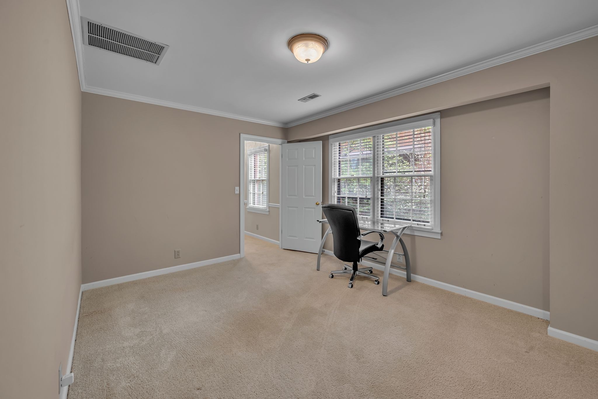 242 Westchase Dr