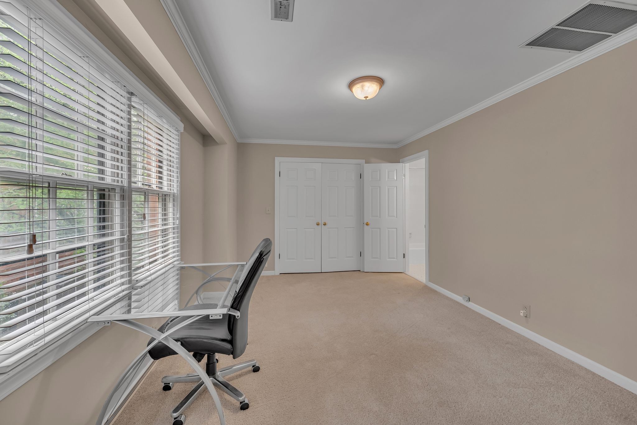 242 Westchase Dr