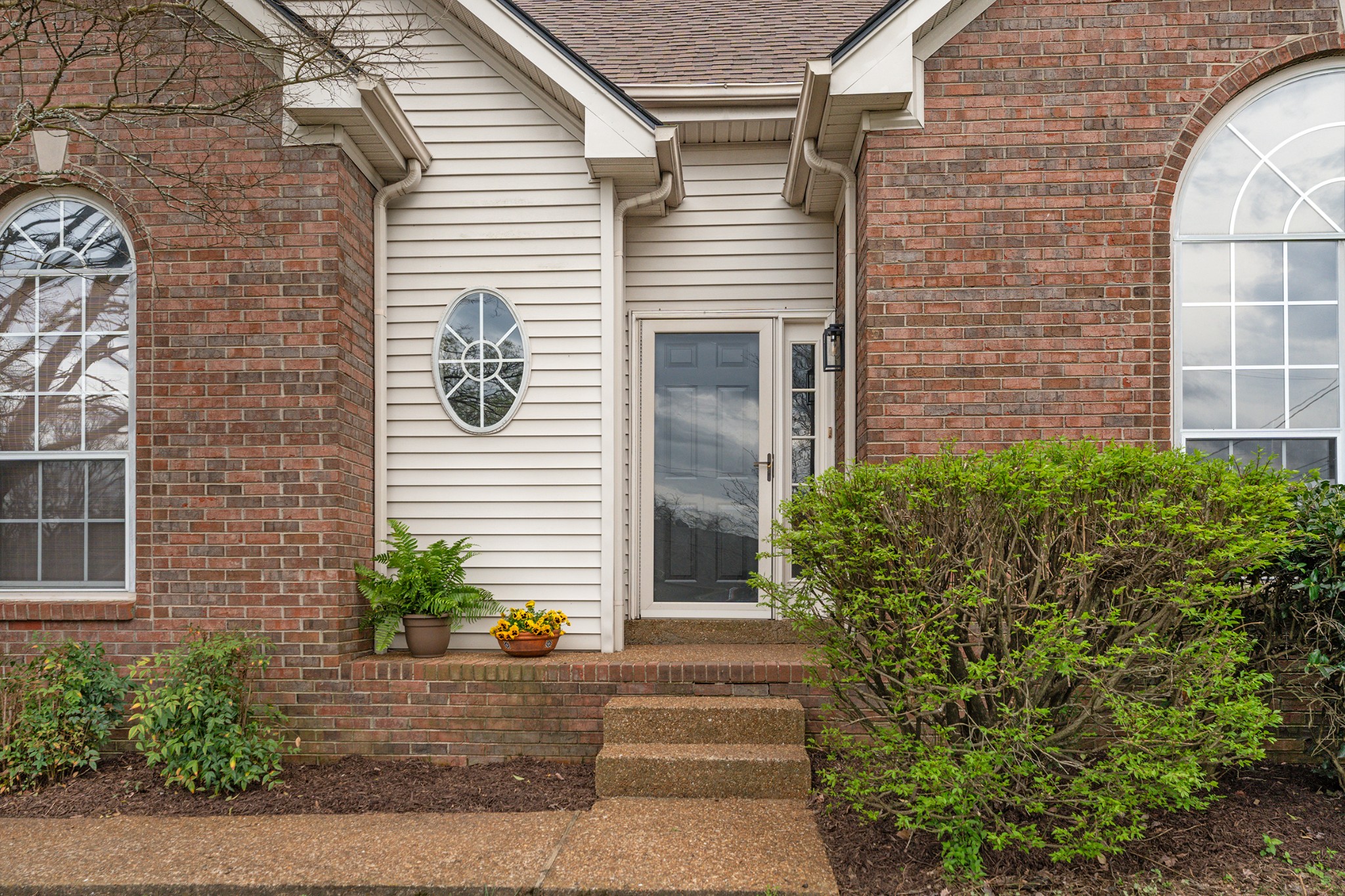 105 Walking Horse Ct