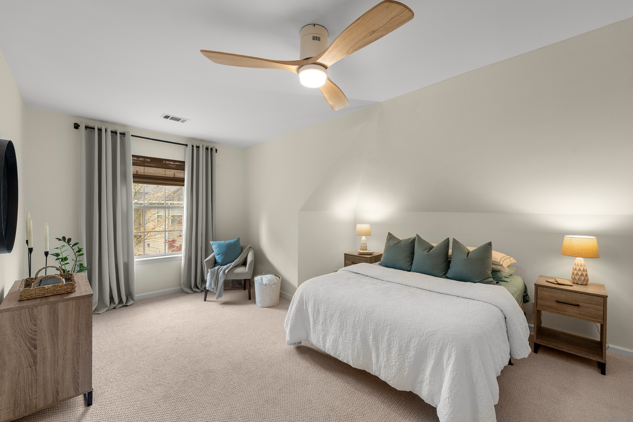 105 Walking Horse Ct