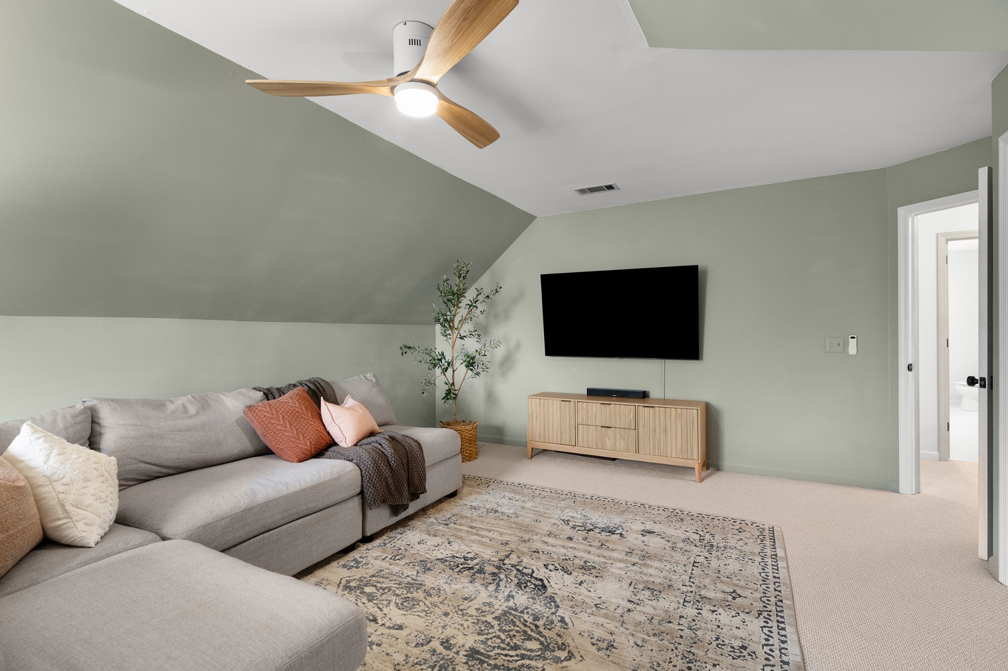 105 Walking Horse Ct