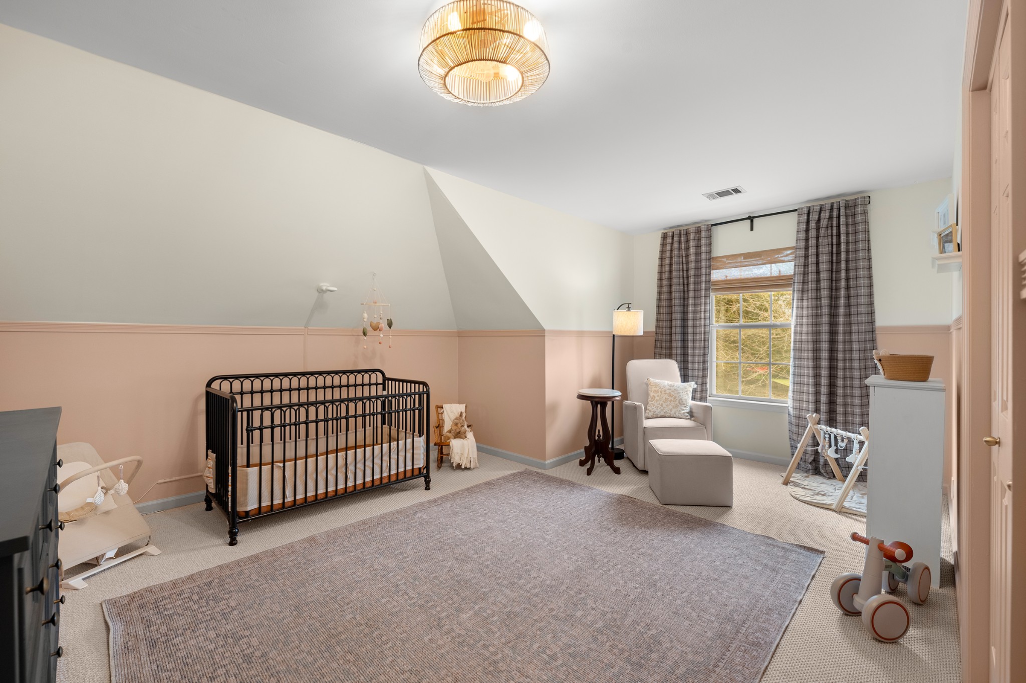 105 Walking Horse Ct