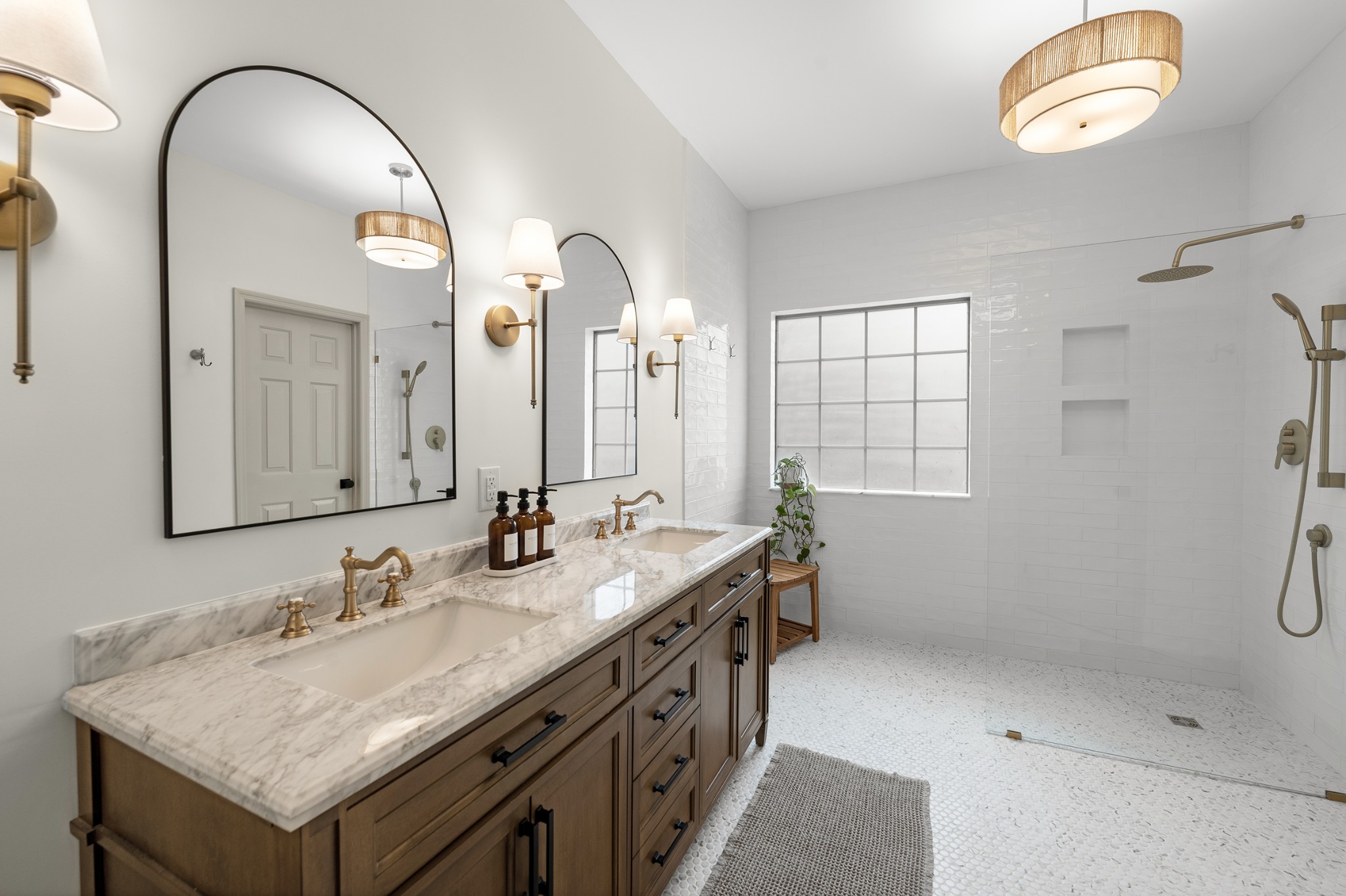 105 Walking Horse Ct