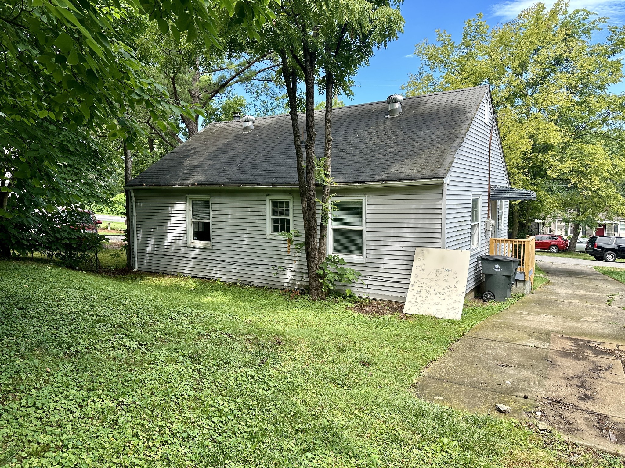 412 E Bend Dr
