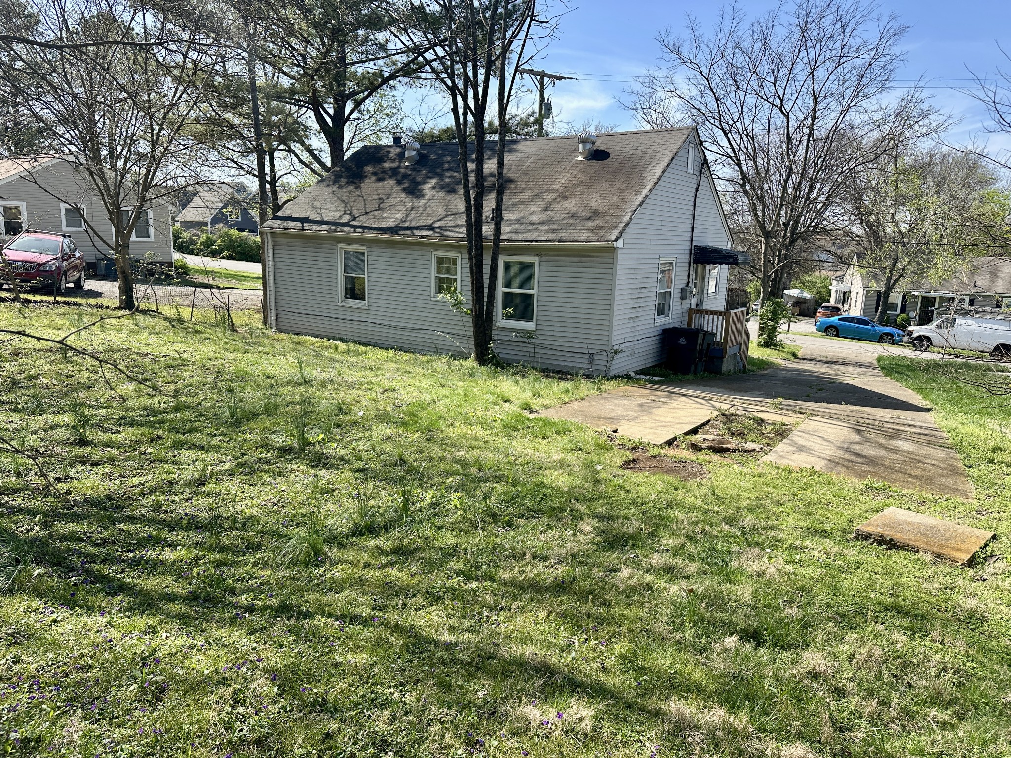 412 E Bend Dr
