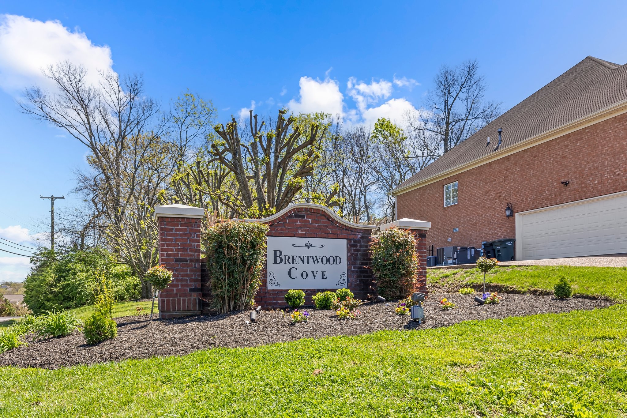 5501 Brookshire Dr