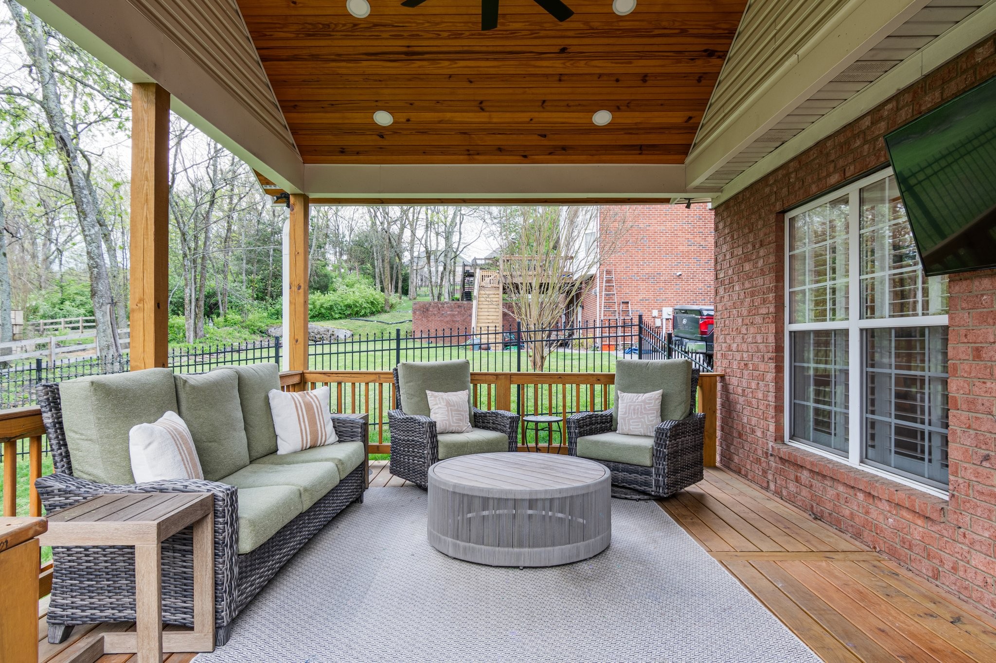 5501 Brookshire Dr