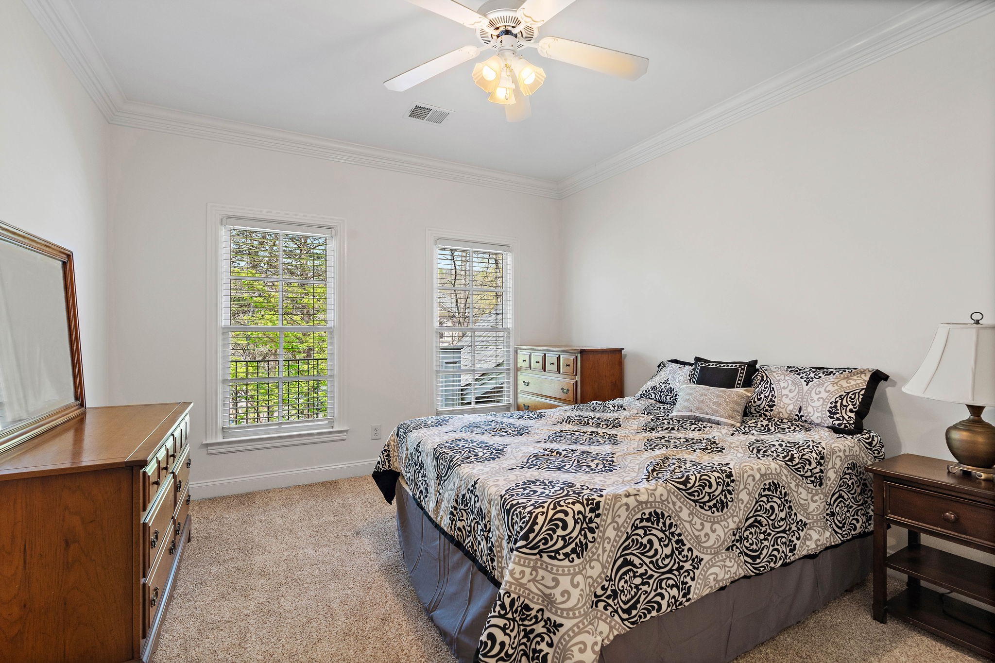 1424 Willowbrooke Cir