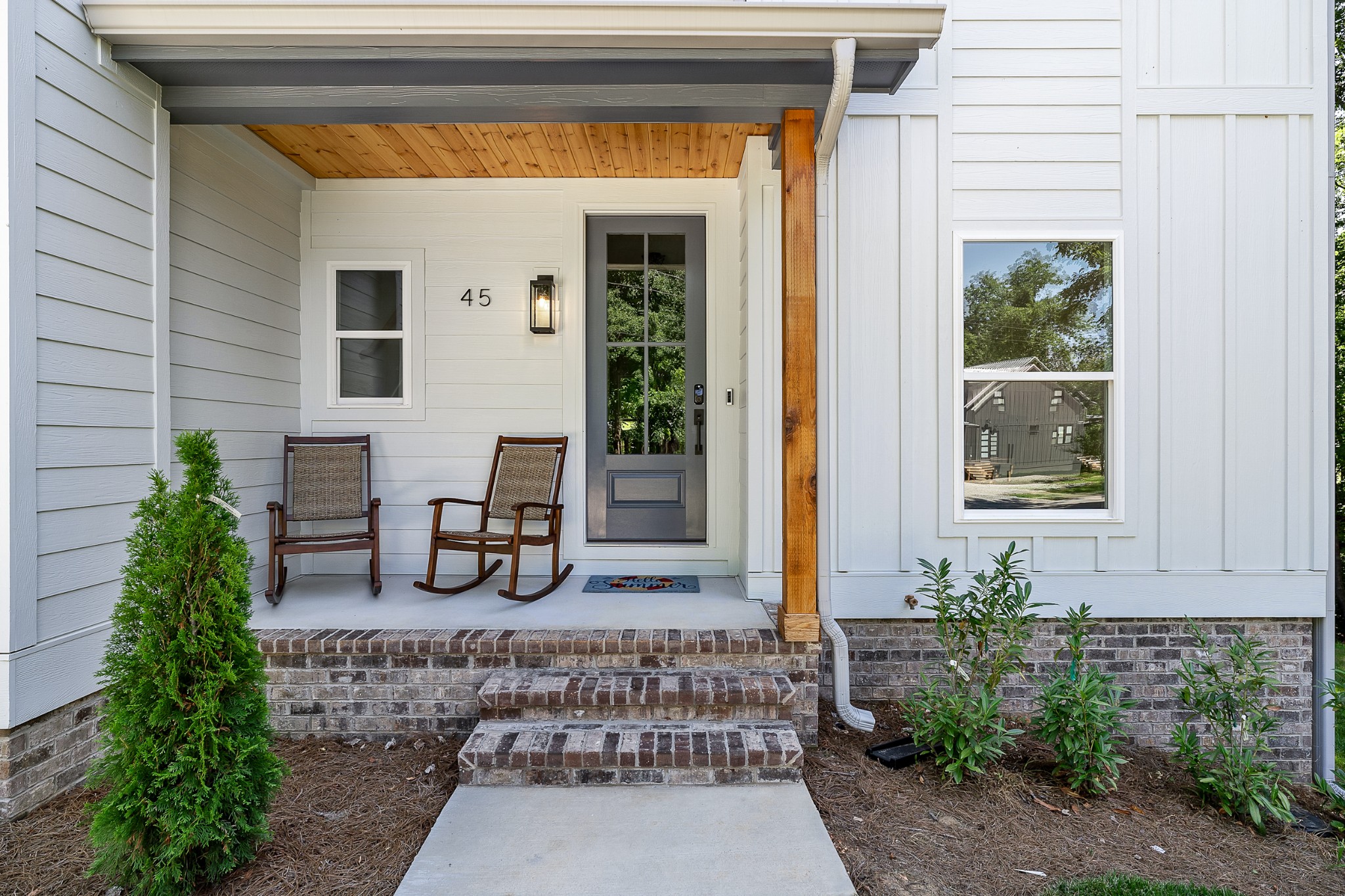 45 Hickory Point Dr