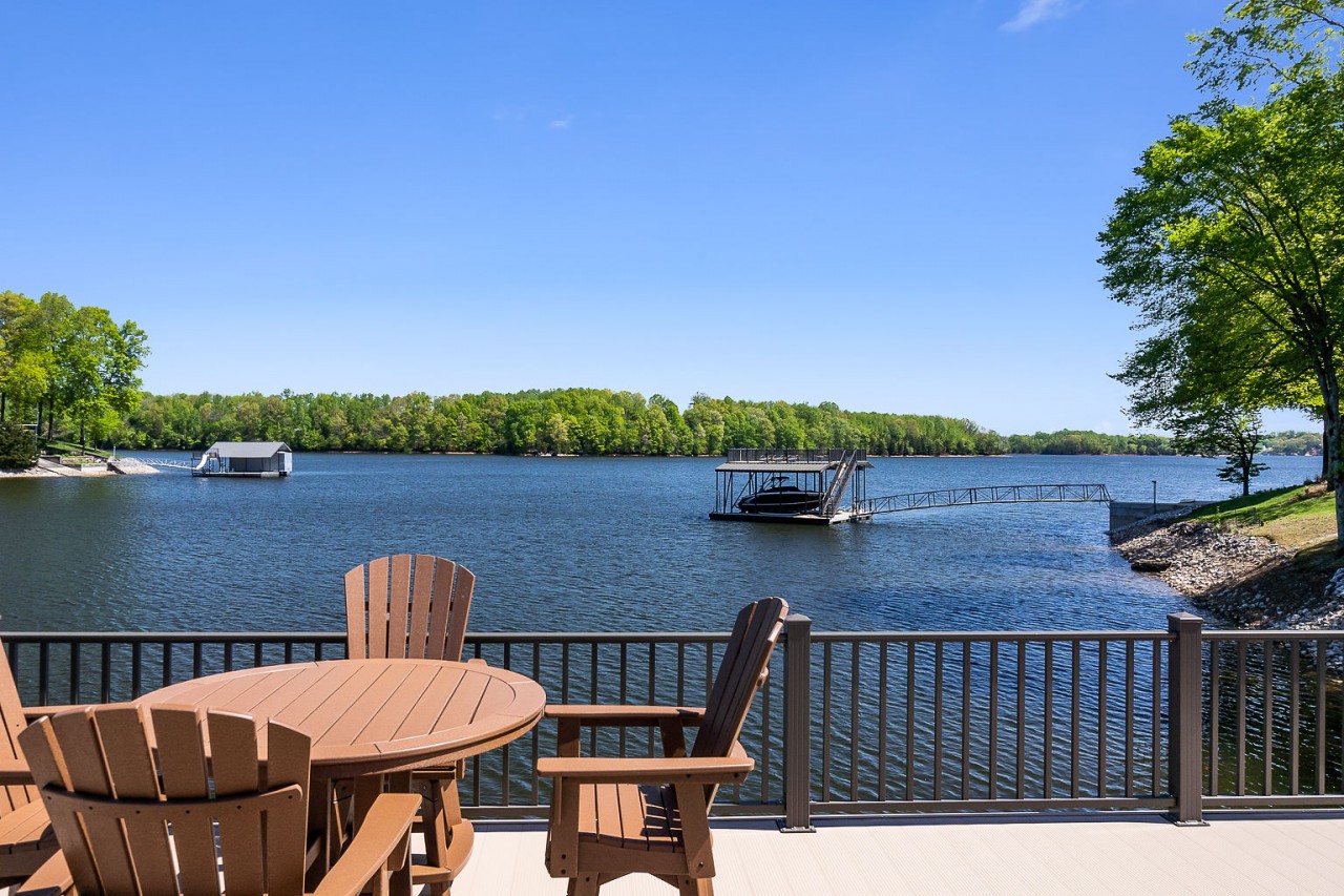 45 Hickory Point Dr