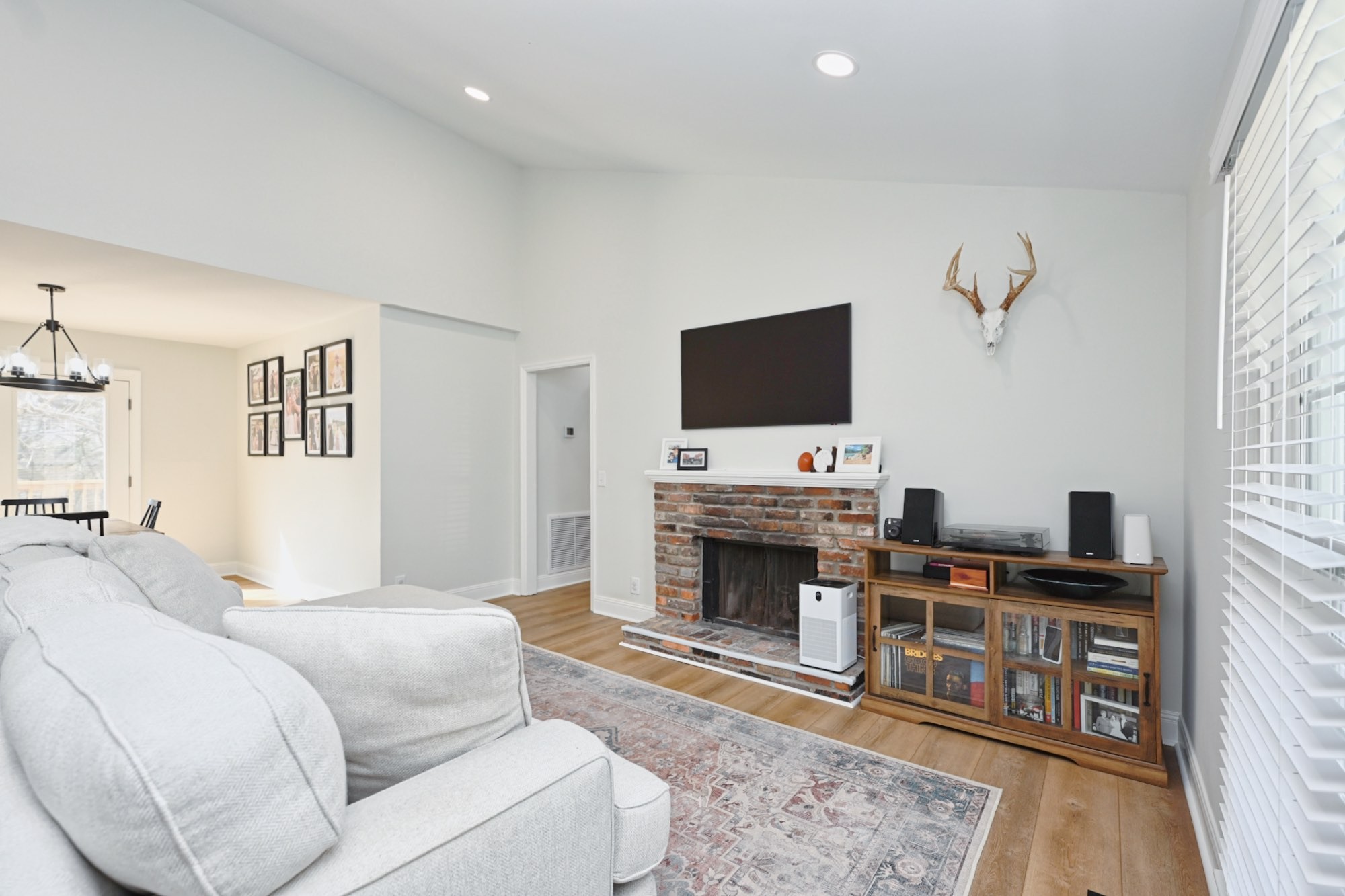 1104 Blythe Ct, E