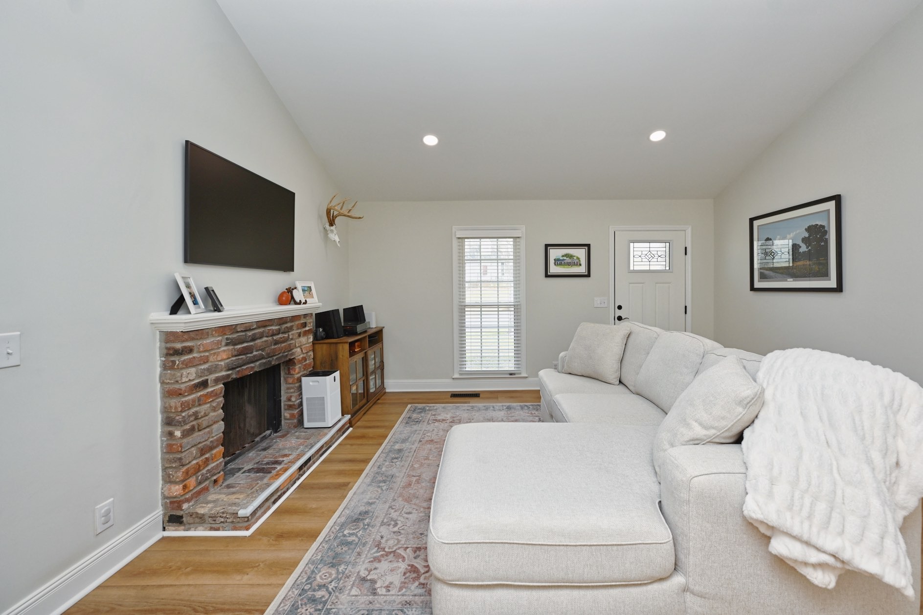 1104 Blythe Ct, E