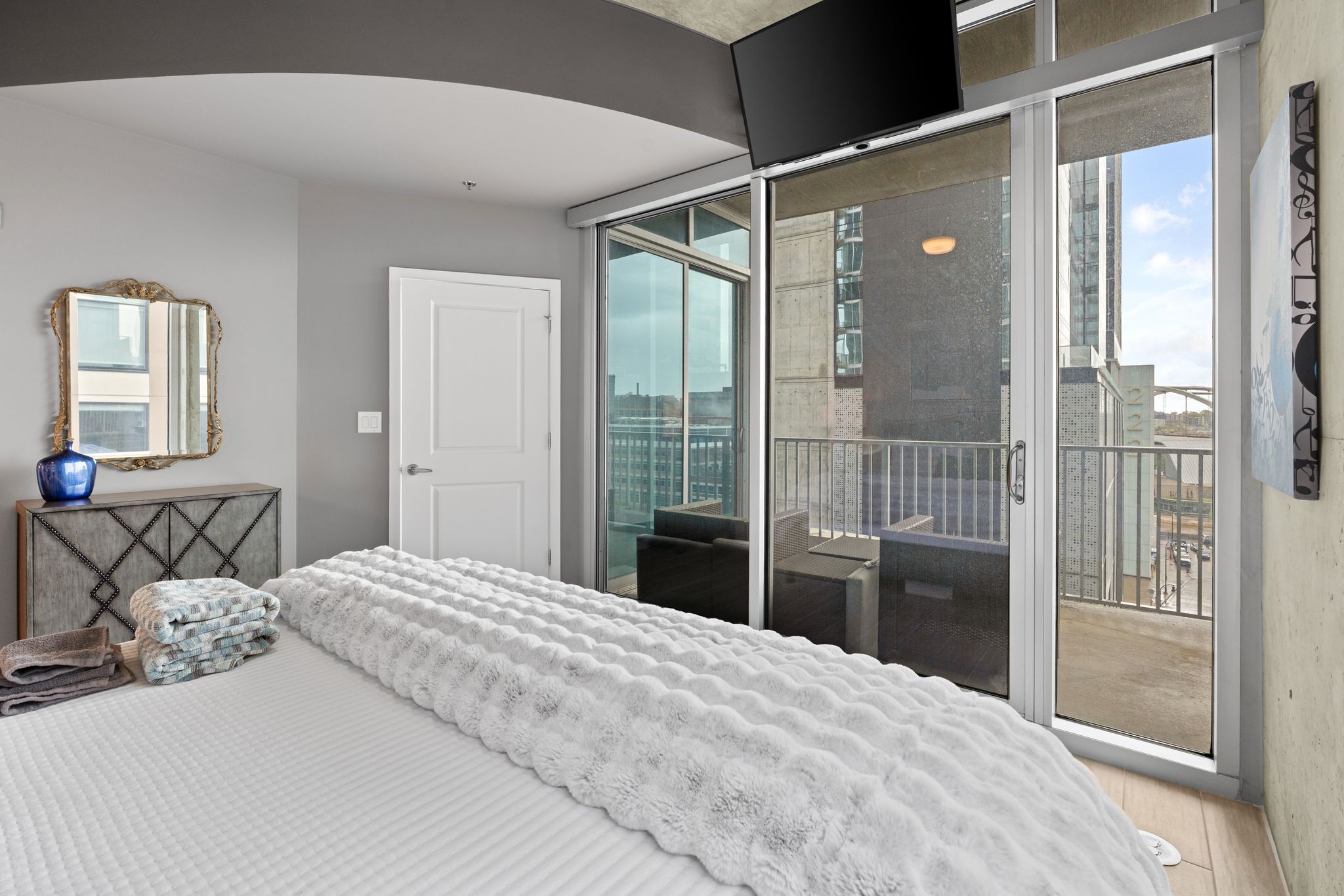 301 Demonbreun St Unit: 814
