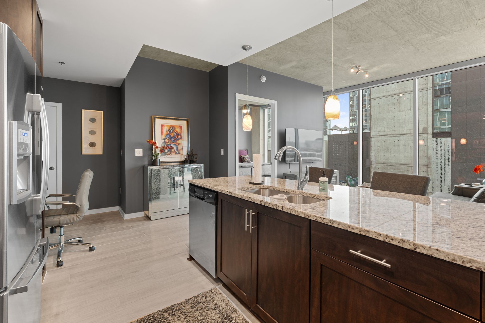 301 Demonbreun St Unit: 814