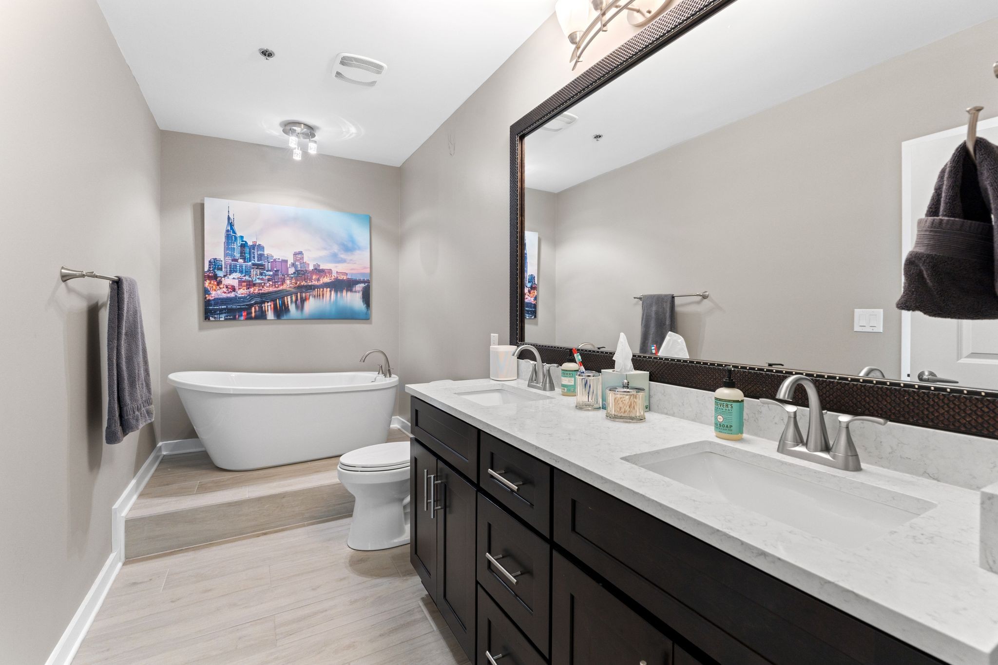 301 Demonbreun St Unit: 814