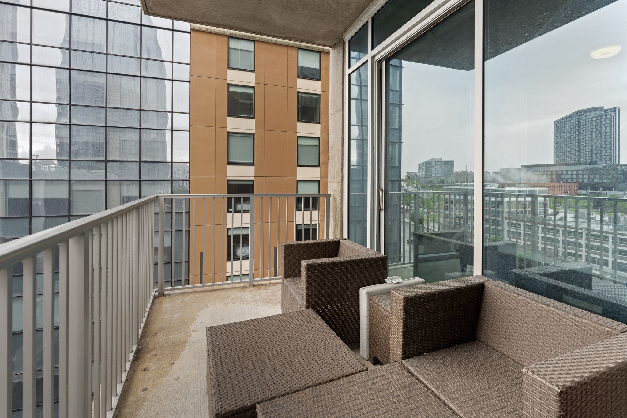 301 Demonbreun St Unit: 814