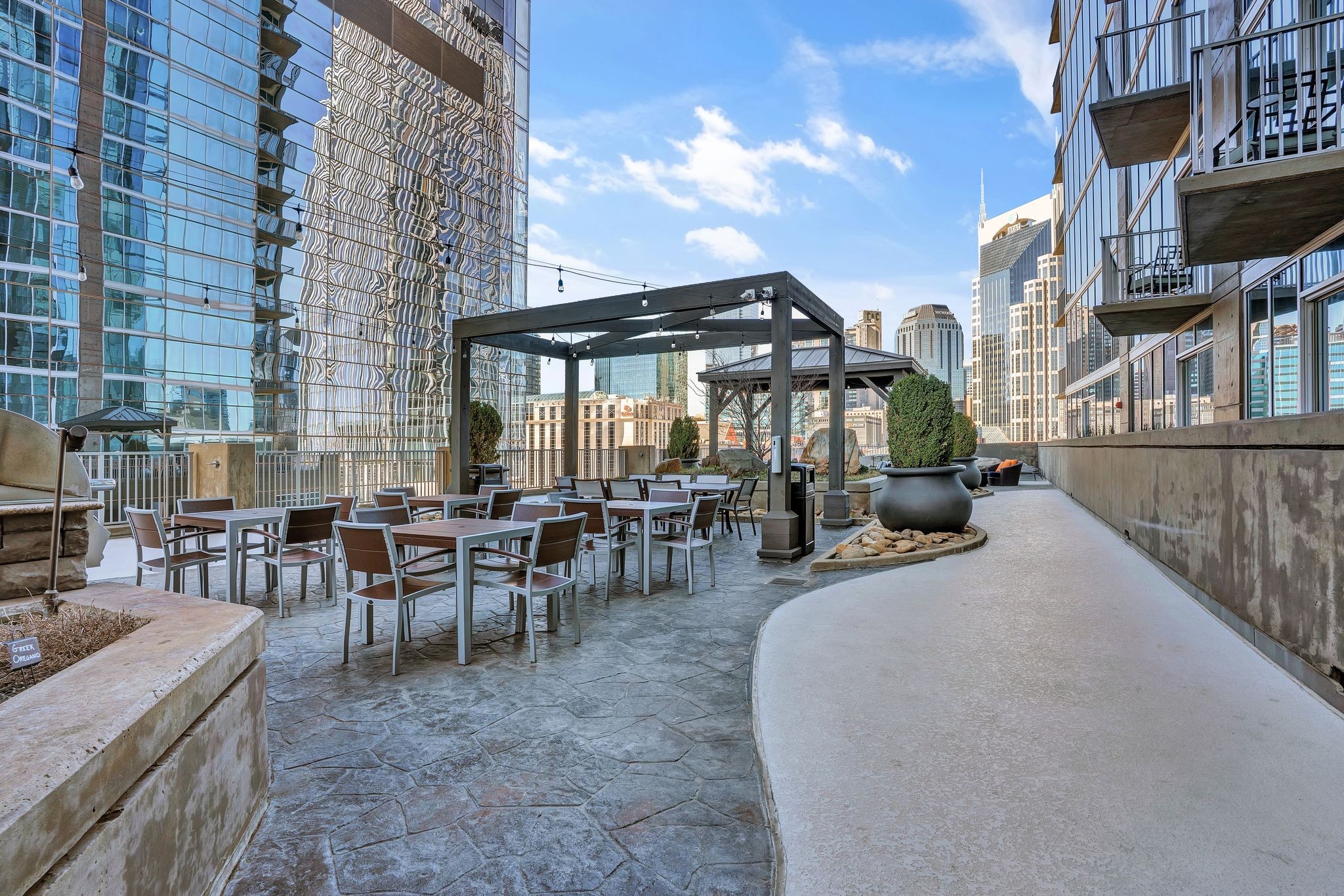 301 Demonbreun St Unit: 814