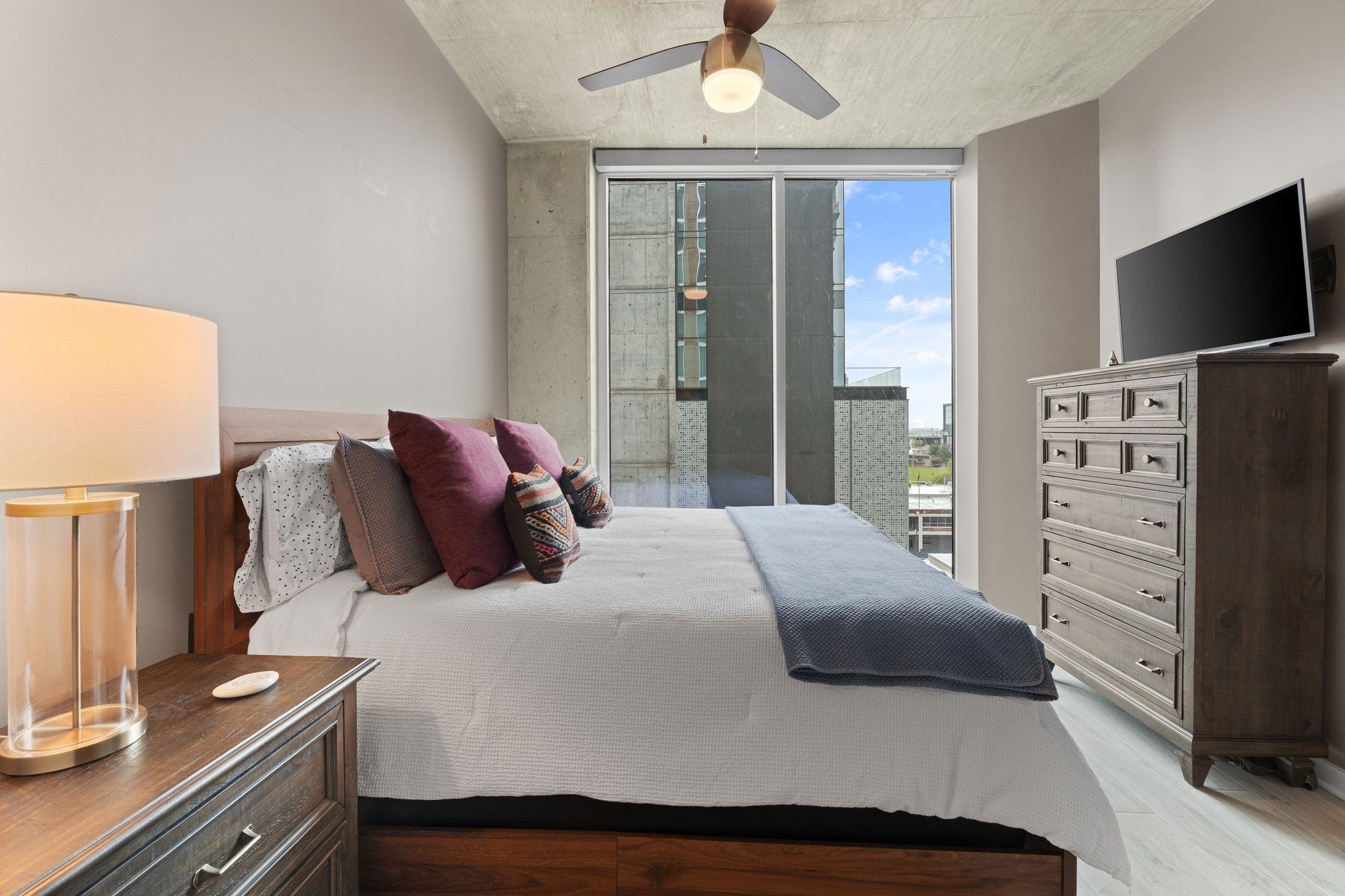 301 Demonbreun St Unit: 814