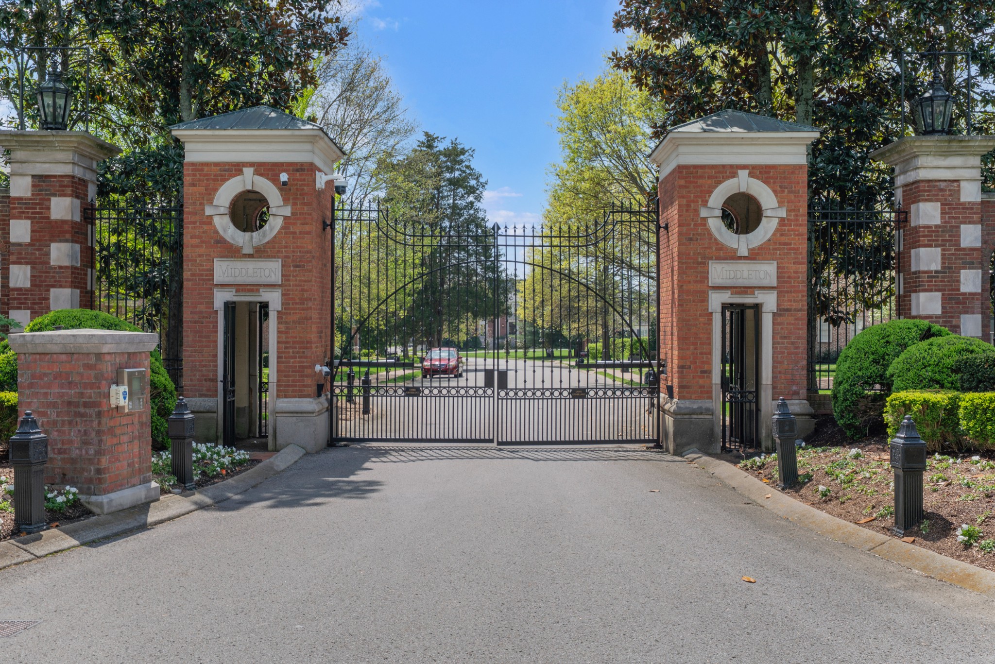 22 Middleton Park Ln