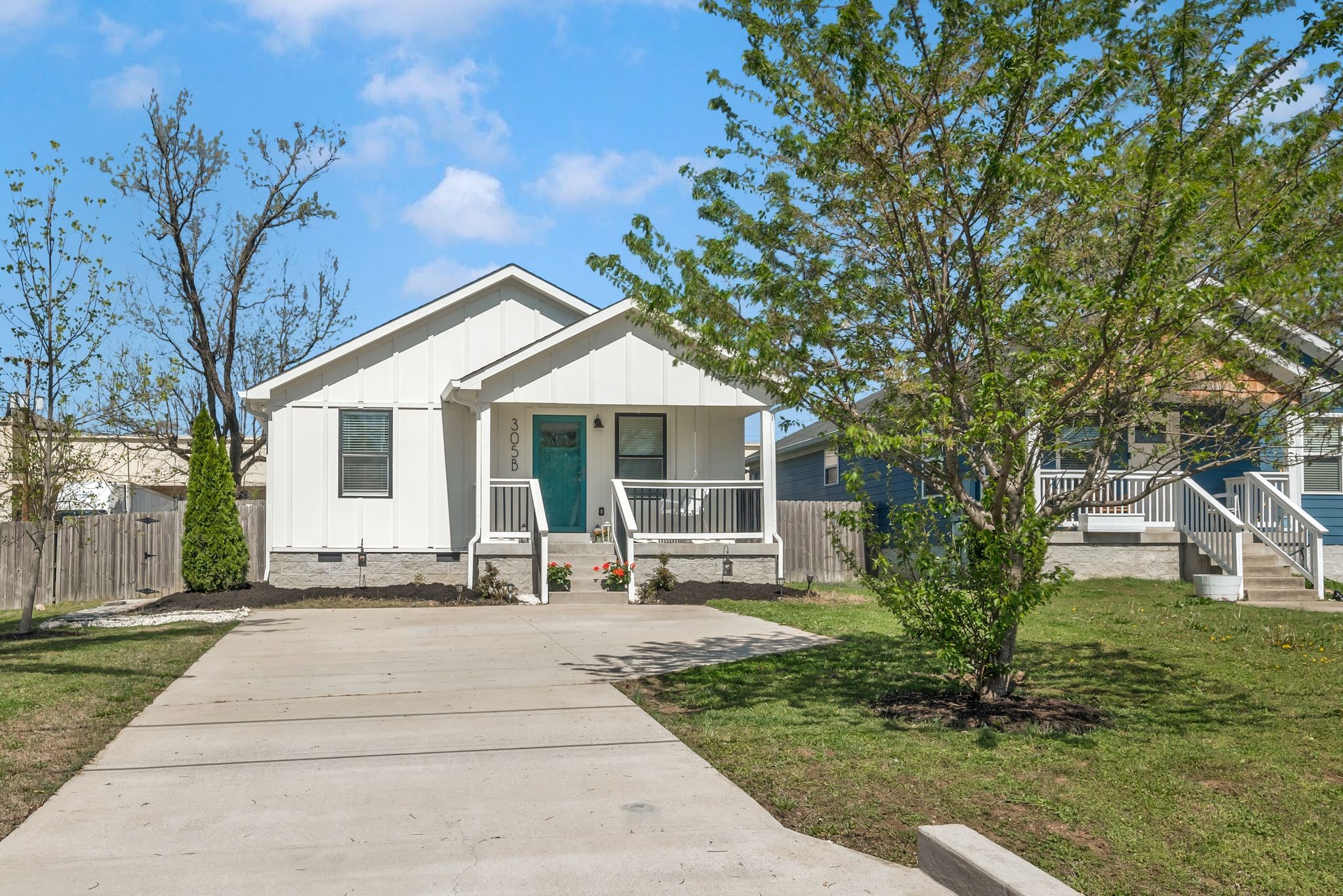 305B Keeton Ave