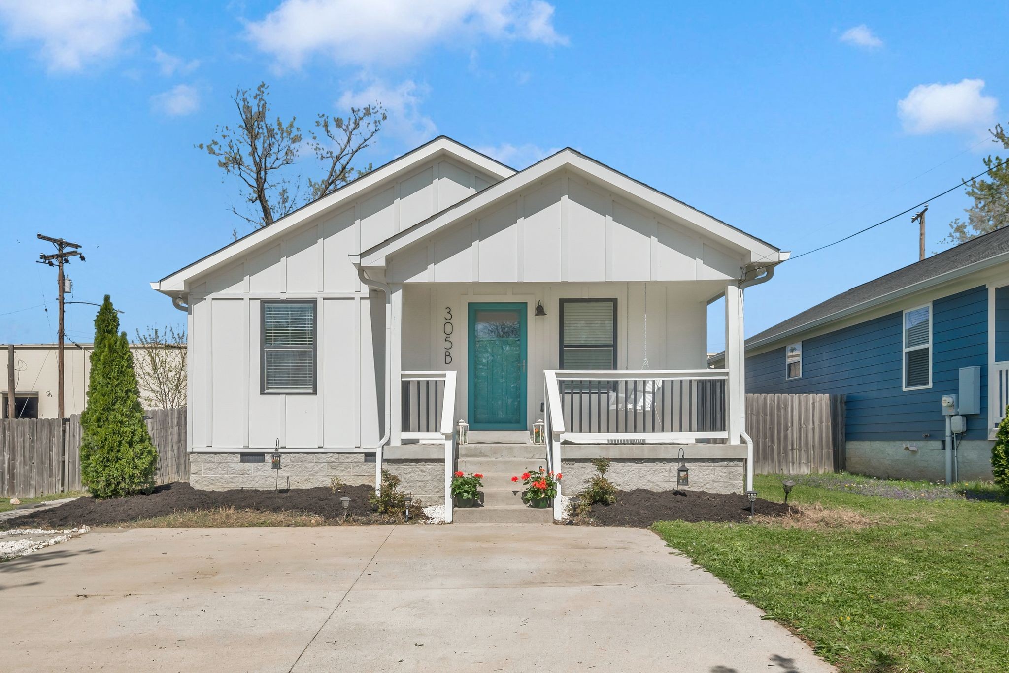 305B Keeton Ave