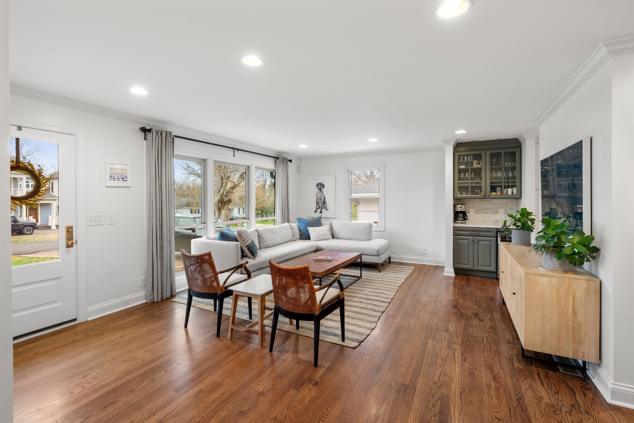 129 Lincoln Ct