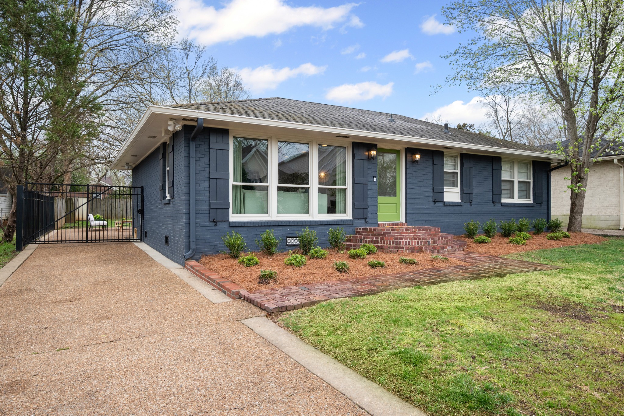 129 Lincoln Ct
