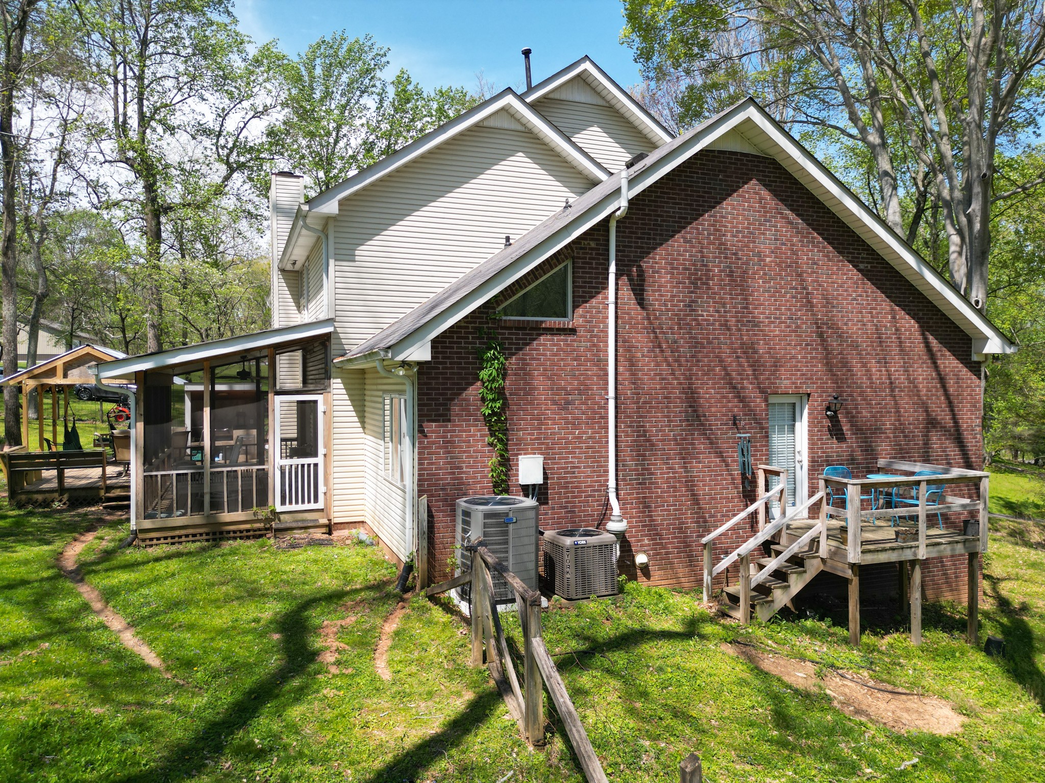 1628 Shell Rd