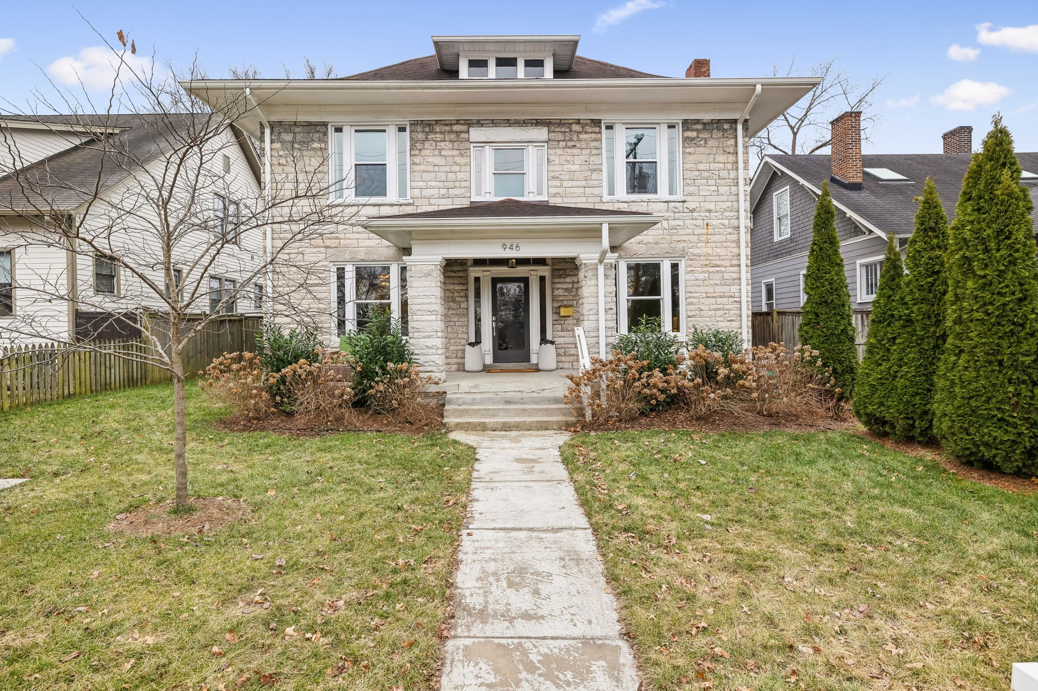 946 Seymour Ave